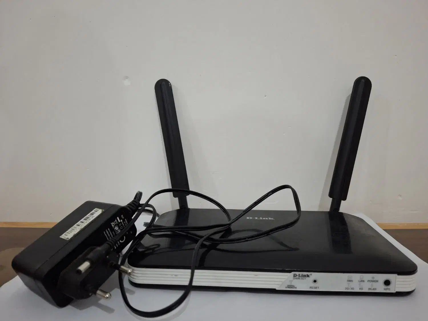 مودم سیمکارتی(4G) دی لینک DWR-921|مودم و تجهیزات شبکه|ایوان, |دیوار