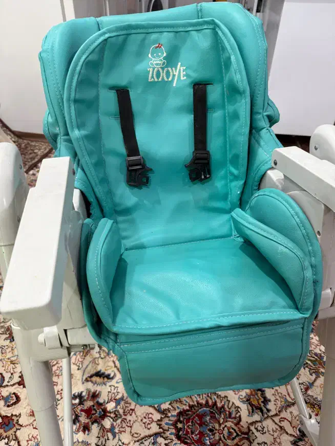 صندلی غذای کودکzooye|تخت و صندلی بچه|شیراز, ارم|دیوار