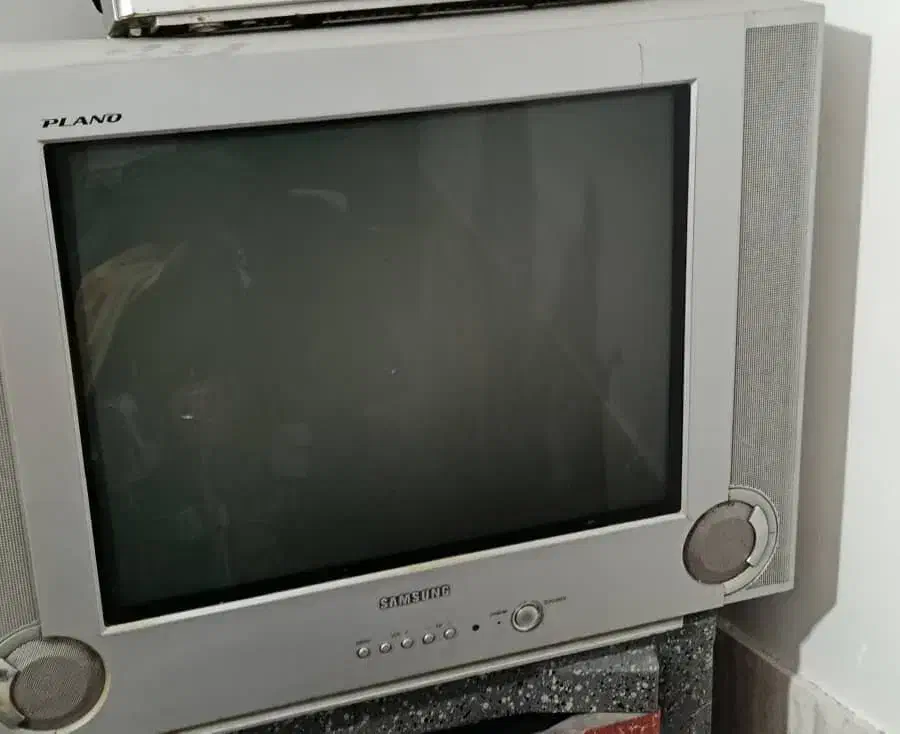 فروش تلویزیون 21سالم وتضمینی|تلویزیون و پروژکتور|جهرم, |دیوار