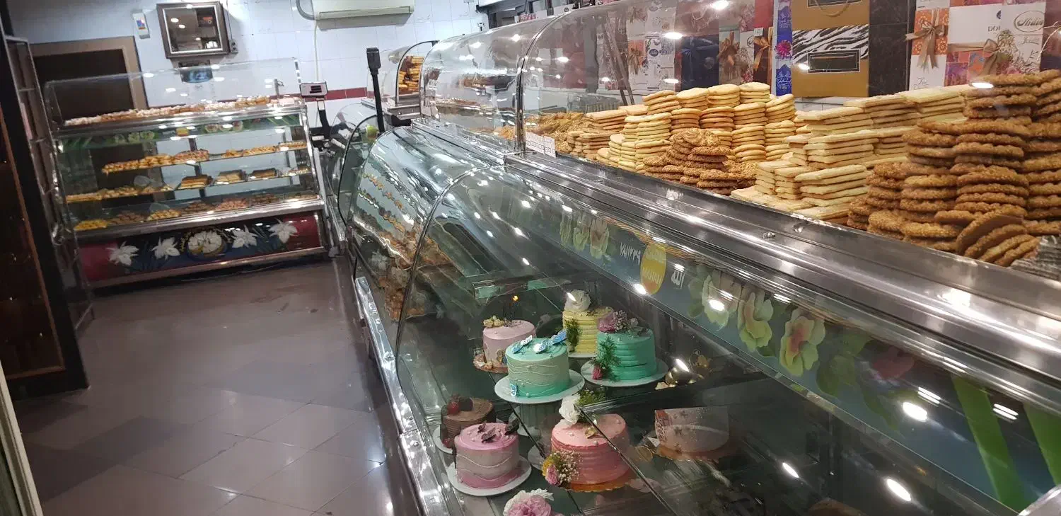 استخدام نیروی کار در شیرینی فروشی|استخدام خدمات فروشگاه و رستوران|شیراز, آبیاری|دیوار