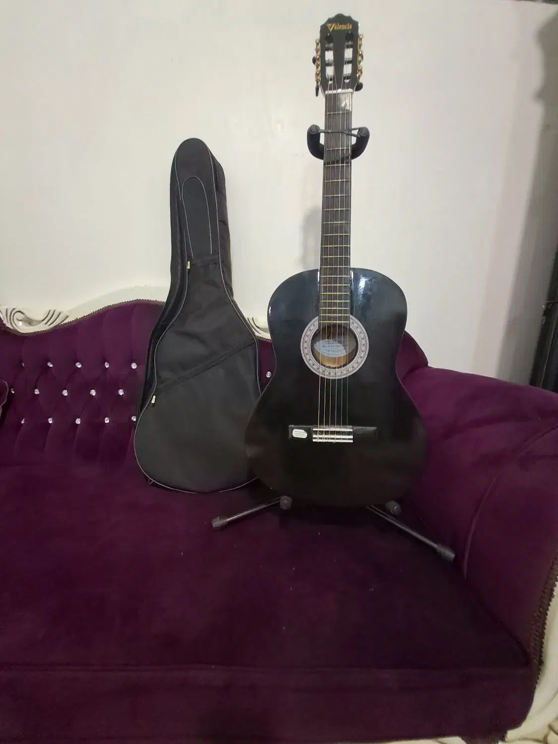 گیتاروالنسیا باپایه وکیف ودفترچه ترانه های افتاب|گیتار، بیس، امپلیفایر|تبریز, |دیوار