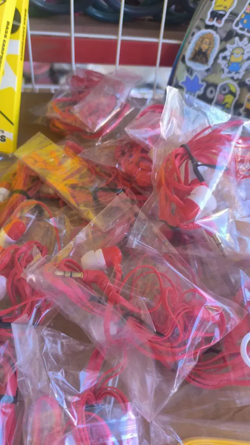 هندزفری دیگه آخر بار هست|لوازم جانبی موبایل و تبلت|گلبهار, نوبهار|دیوار