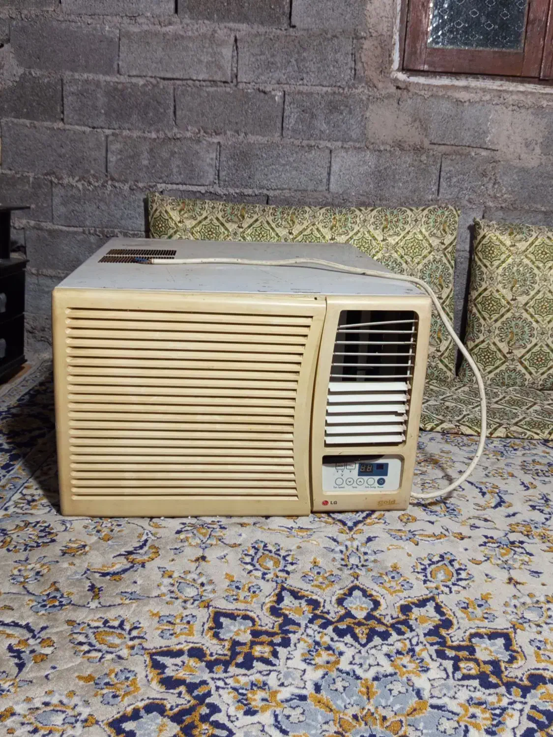 کولر پنجره ای|کولر گازی و فن‌کوئل|سنگر, |دیوار