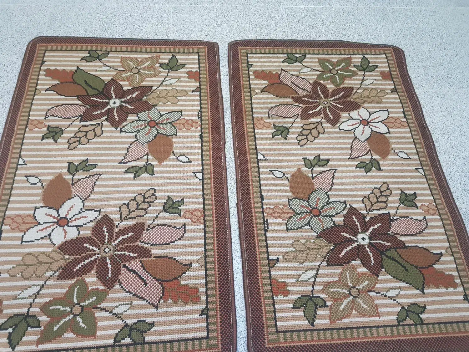 فرش ۶متری و ۳عدد پادری|فرش|رشت, رودباری|دیوار