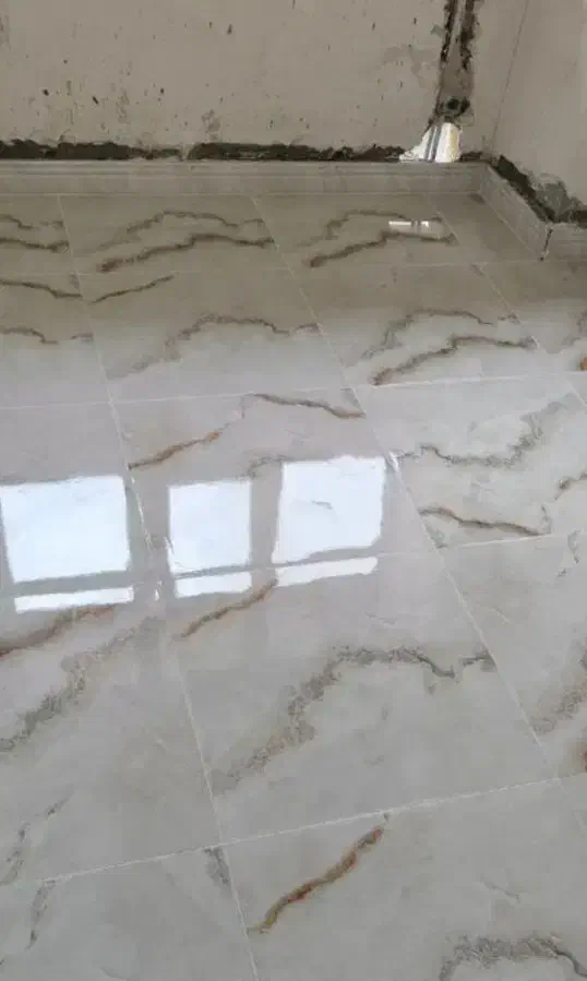 نیاز به کارگر کاشی وسرامیک کاری|استخدام معماری، عمران و ساختمانی|کرمانشاه, |دیوار