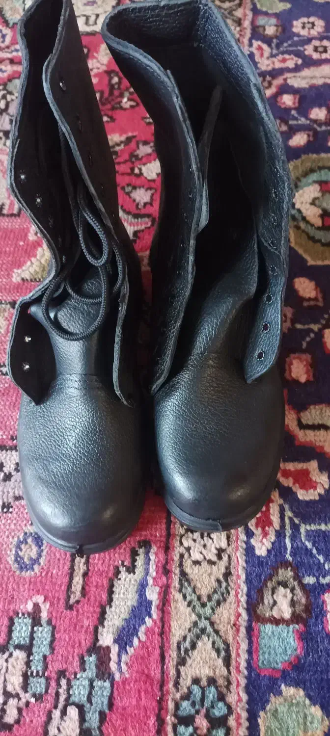 پوتین|کیف، کفش، کمربند|باسمنج, |دیوار