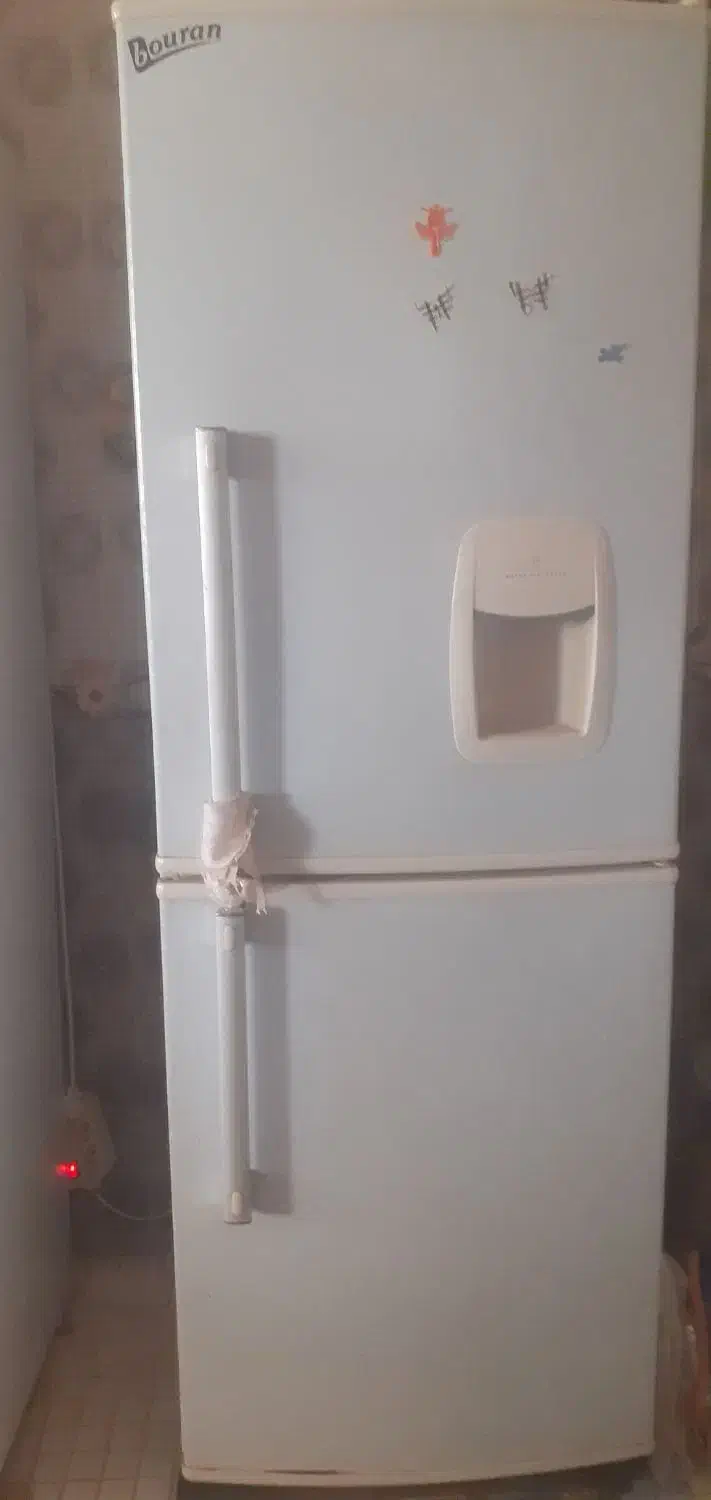 فروش یک عدد یخچال فریزر ویک یخچال|یخچال و فریزر|شهرکرد, |دیوار