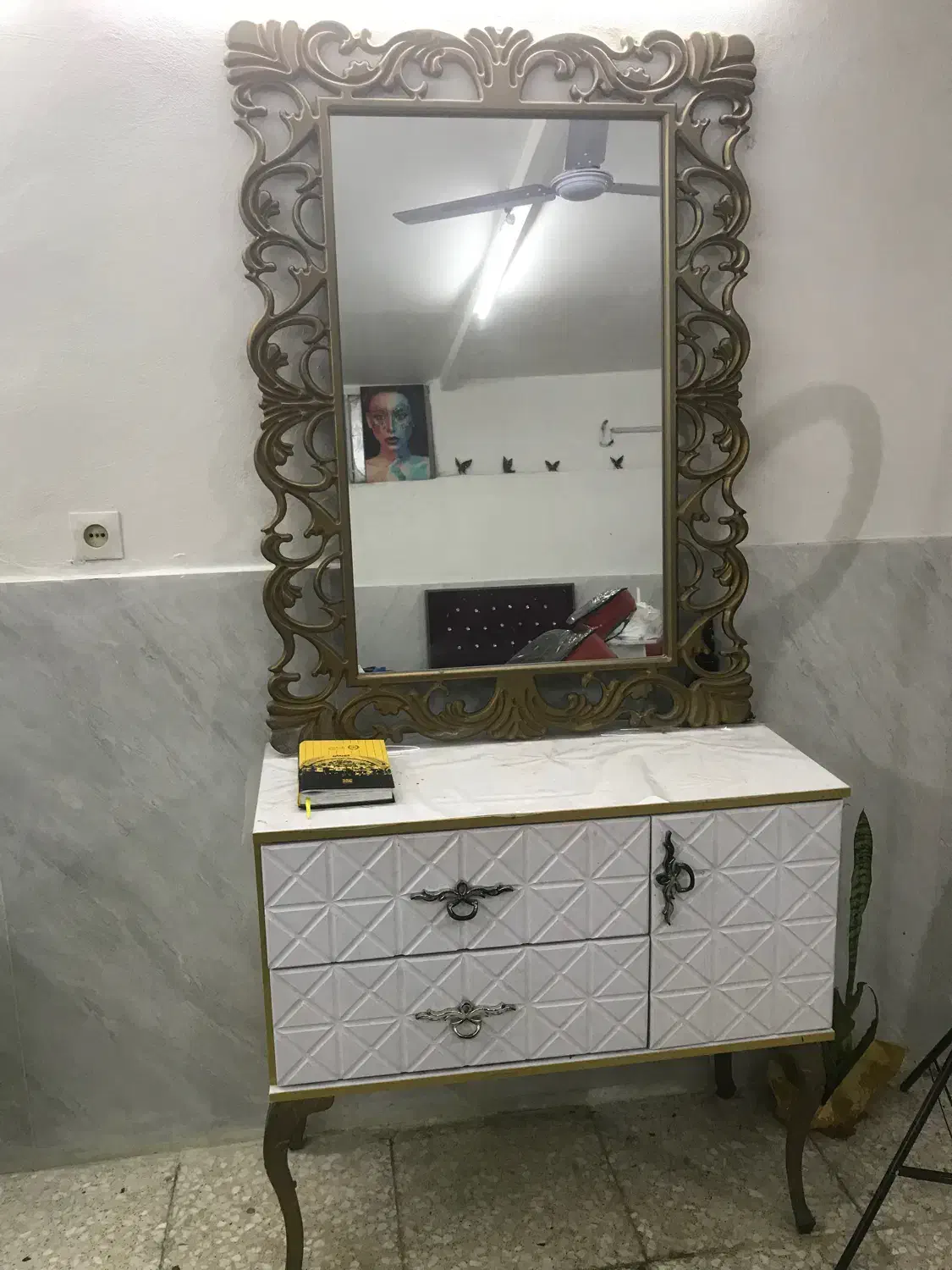 آینه کنسول|بوفه، ویترین، کنسول|قائم‌شهر, |دیوار