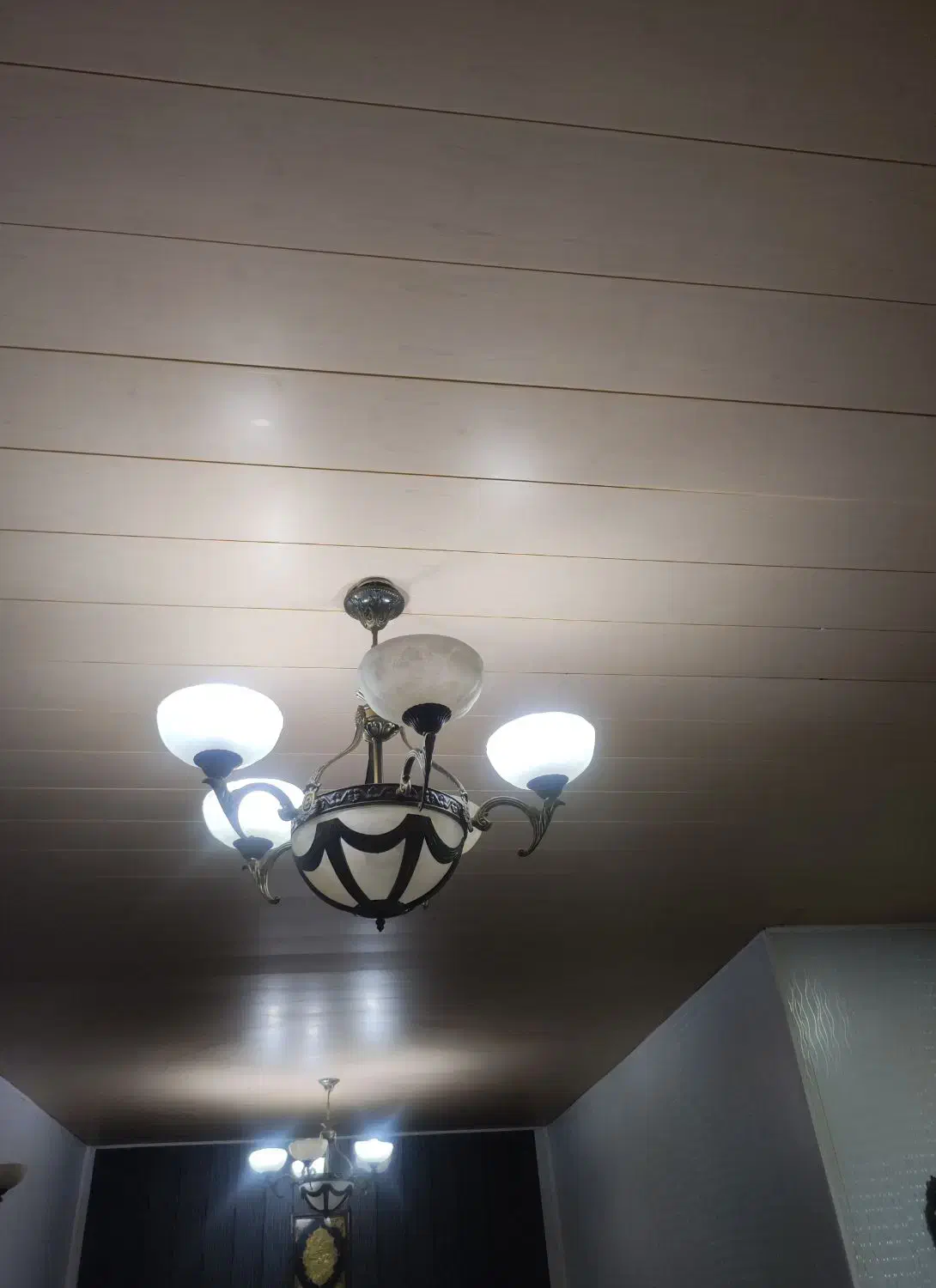 لوستر۵ شاخه|لوستر و چراغ آویز|بندر انزلی, گیلار|دیوار