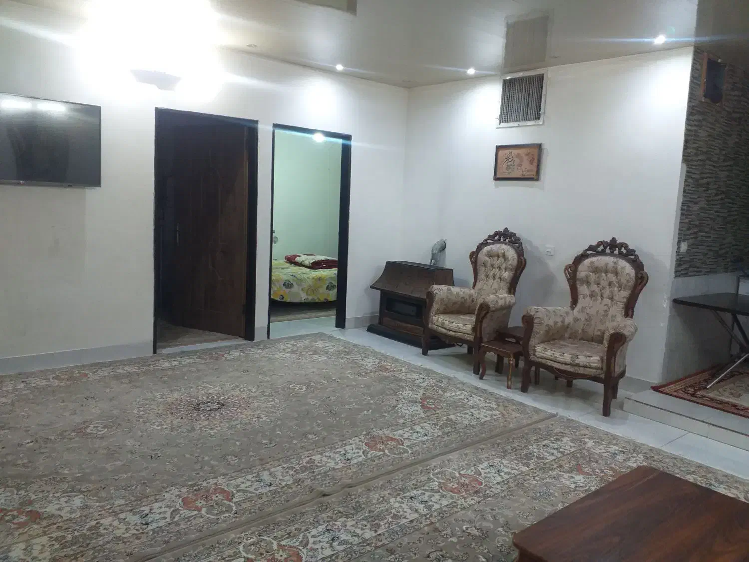 اجاره سوئیت با تمام امکانات همراه با پارکینگ|اجارهٔ کوتاه‌مدت آپارتمان و سوئیت|کاشان, شهرک انقلاب|دیوار