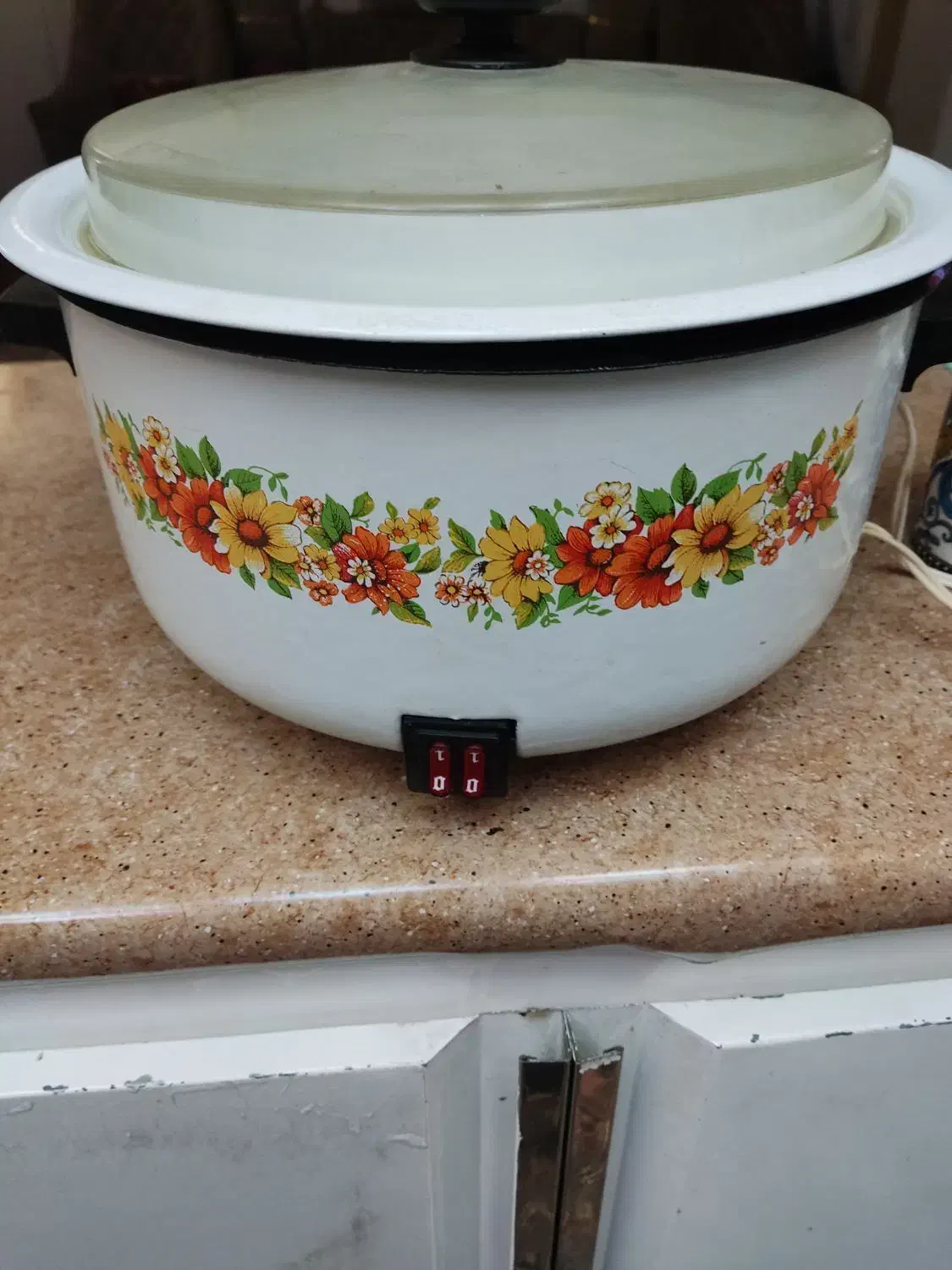 آرامپز تازه و نو|ظروف پخت‌وپز|سنندج, |دیوار