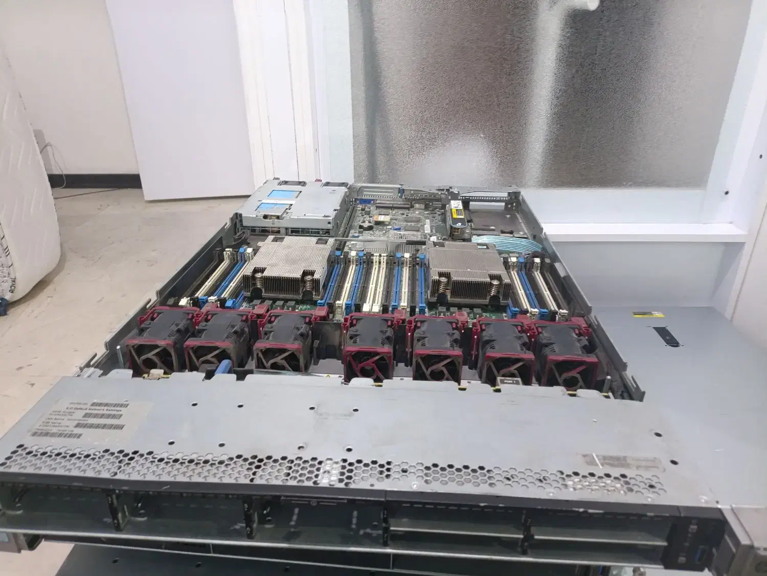 server HPE  dl360-G9 سرور|مودم و تجهیزات شبکه|تهران, بهجت‌آباد|دیوار