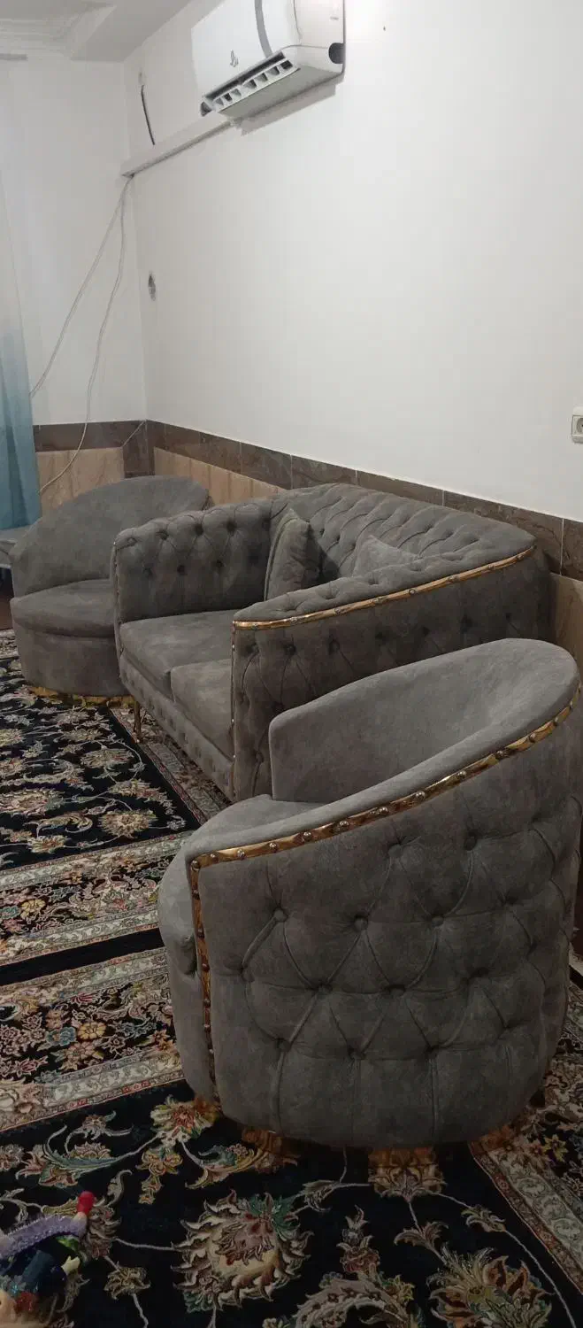 مبل هفت نفره حدود یک سال کار کرده سالم و نو|مبلمان خانگی و میز عسلی|آزادشهر, |دیوار
