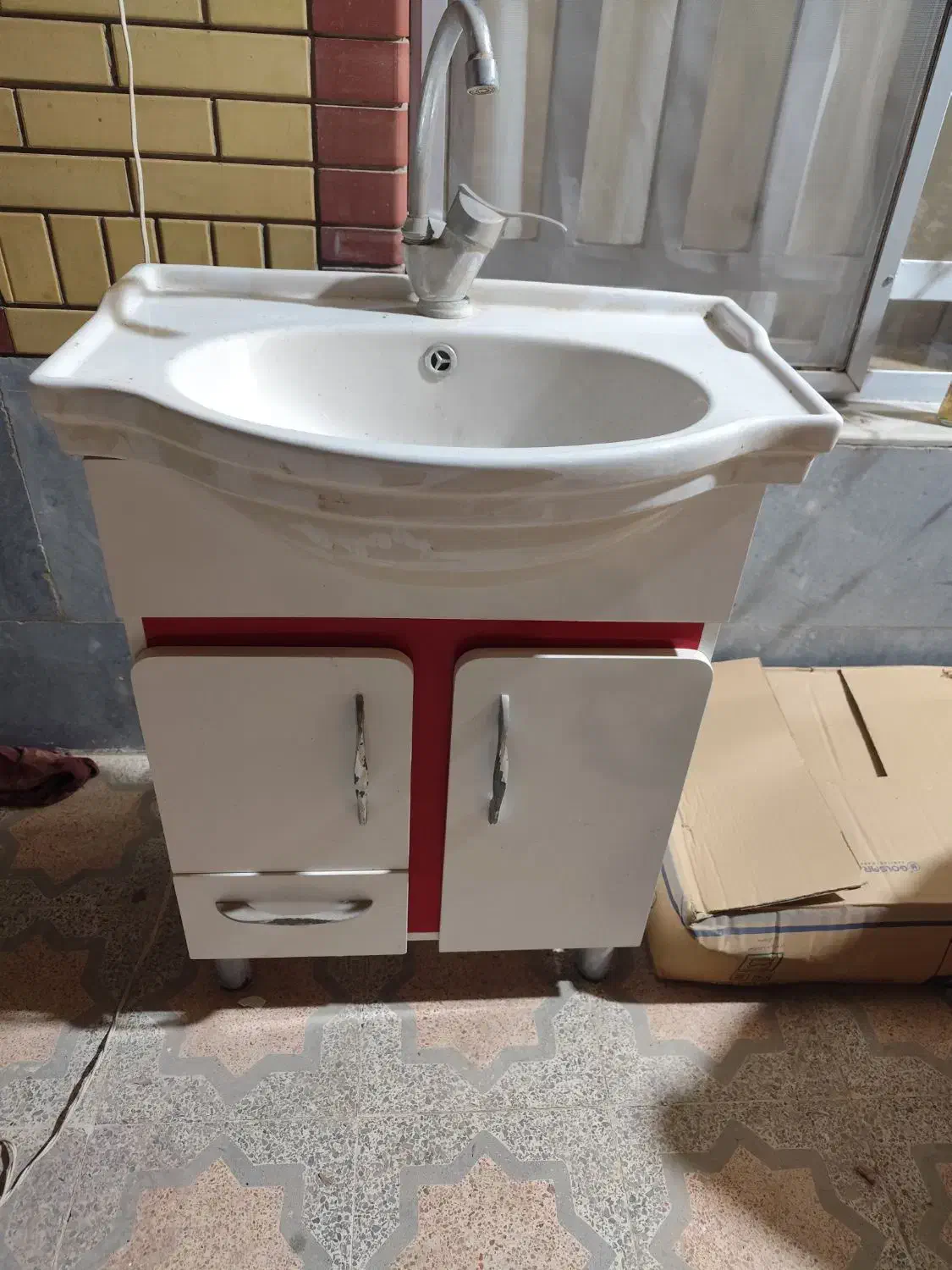 روشویی کمد دار ابعاد 30*60|لوازم سرویس بهداشتی|شیراز, شهرک مطهری|دیوار