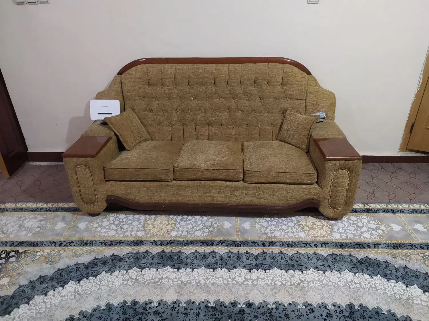 مبل 7نفره باعسلی بدون پارگی وخط وخش|مبلمان خانگی و میز عسلی|اهواز, شهرک رزمندگان|دیوار
