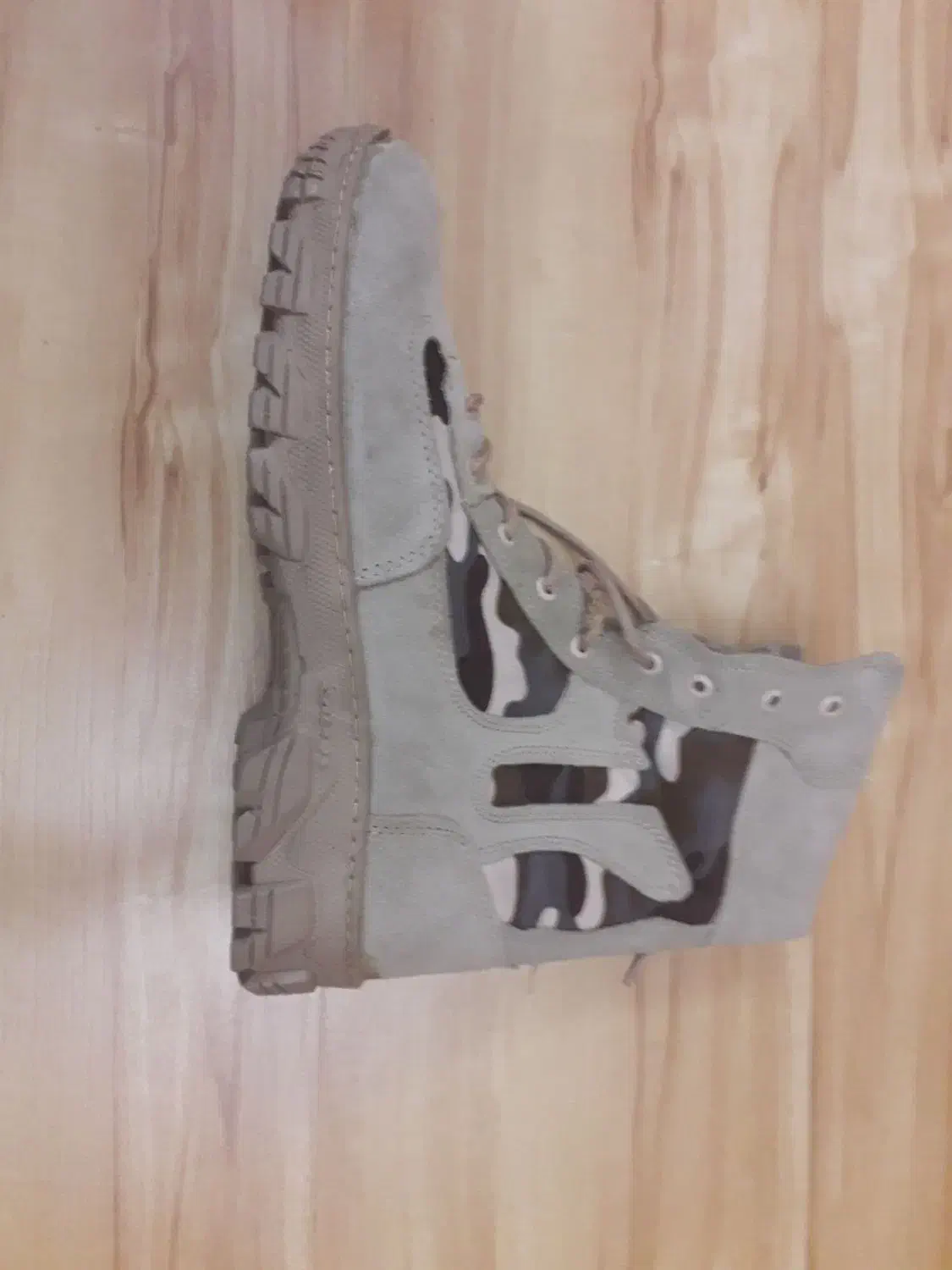 پوتین مرزبانی|کیف، کفش، کمربند|تبریز, |دیوار