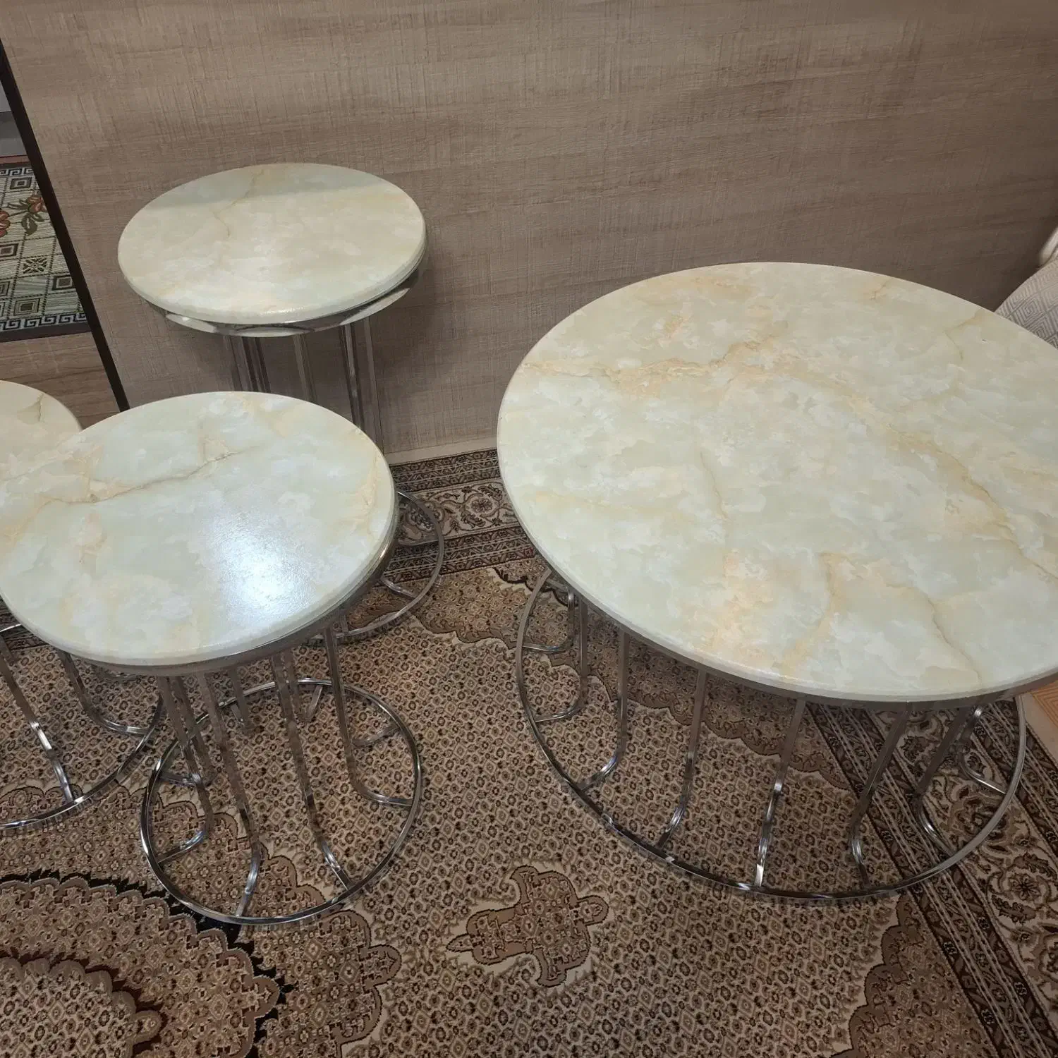 جلو مبلی و عسلی|مبلمان خانگی و میز عسلی|گلستان (تهران), |دیوار