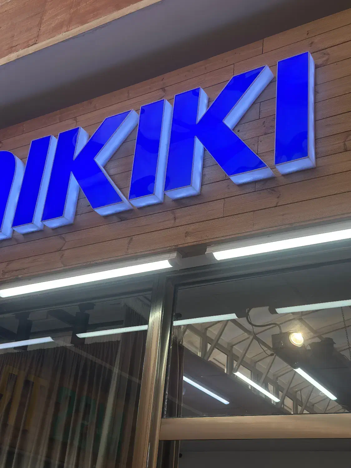 چنلیوم و تابلو مارک ال سی وایکیکی|فروشگاه و مغازه|ماکو, |دیوار