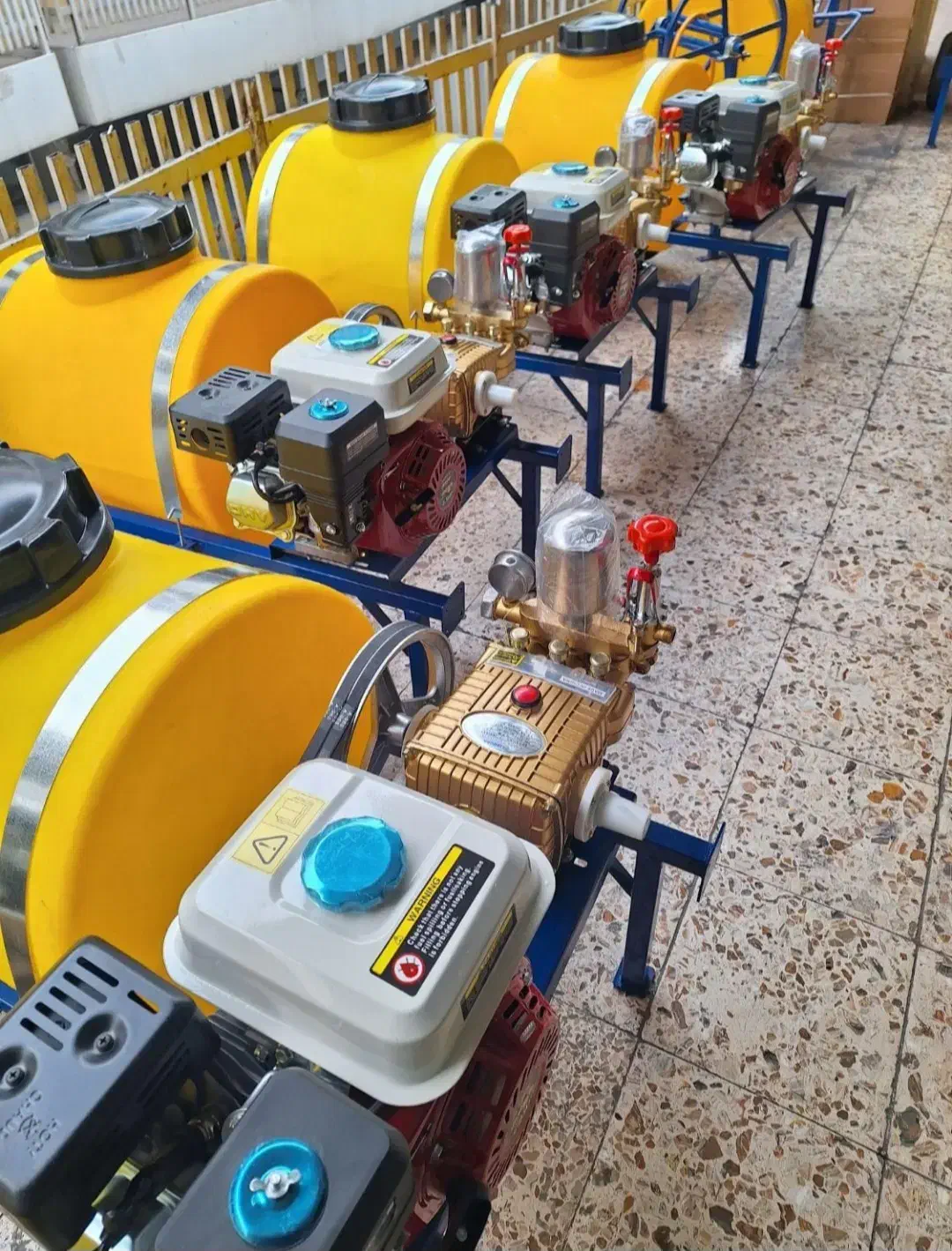 سمپاش فرغونی زنبه ای 7.5 اسب کلاسیک اصلی با لوازم|ماشینآلات صنعتی|تهران, شهید رجایی|دیوار