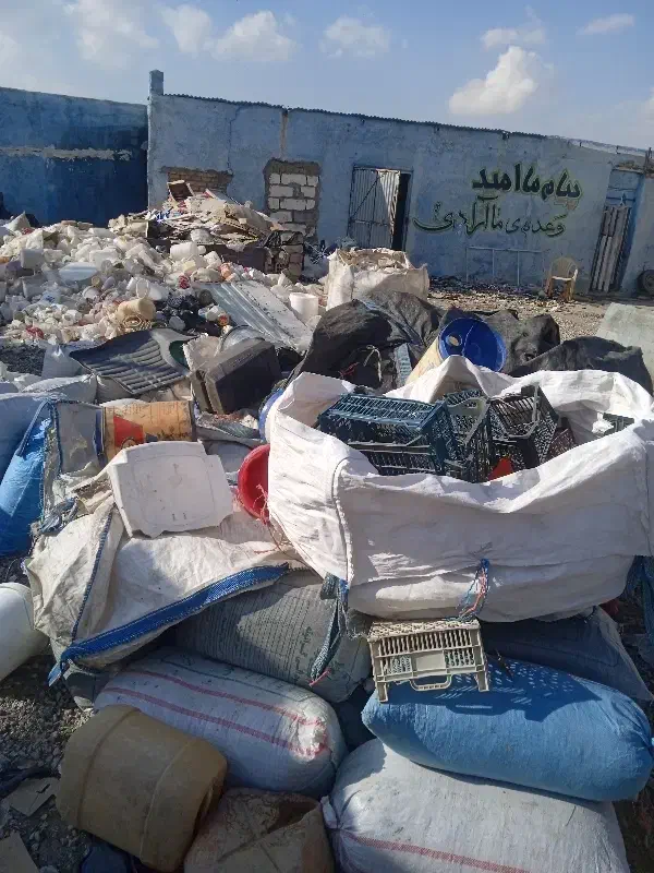 جمع اوری ضایعات و کارتن پلاستیک عمده و جزئی|عمده‌فروشی|قروه, |دیوار