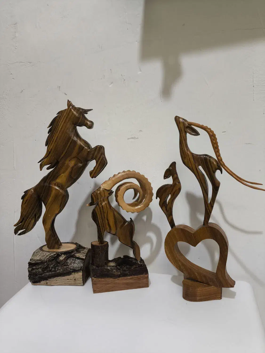 مجسمه و تندیس چوبی|صنایع دستی و سایر لوازم تزئینی|نجف‌آباد, یزدانشهر|دیوار