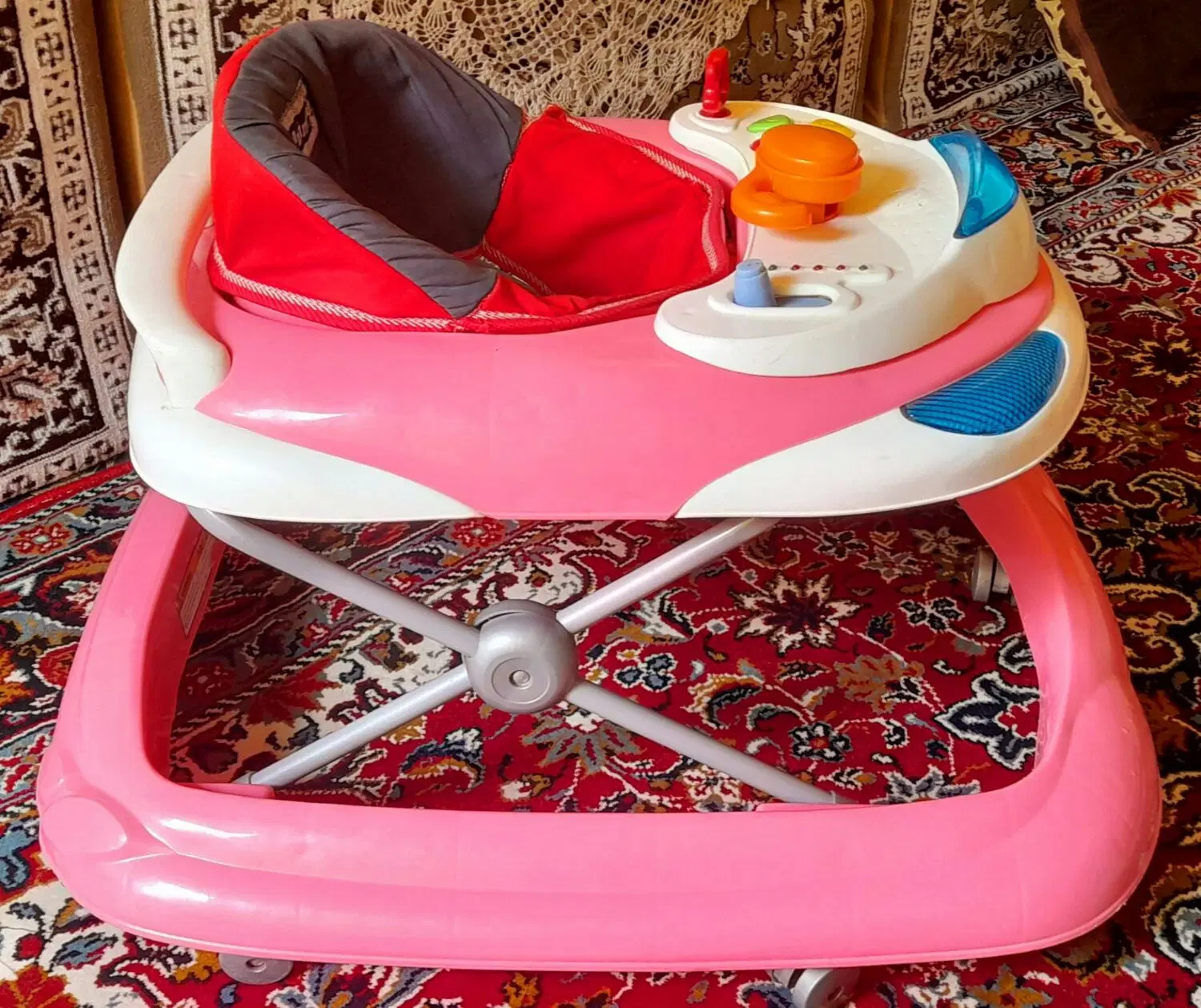 روروک|اسباب‌بازی بچه|اصفهان, سودان|دیوار