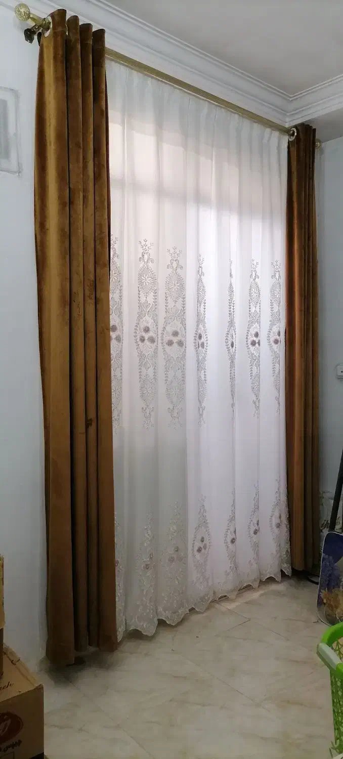 یک جفت پانچ ویک عددحریرطرح دارتمیز و سالم درحدنو|پرده، رانر، رومیزی|اسلام‌شهر, شهرک مهدیه|دیوار