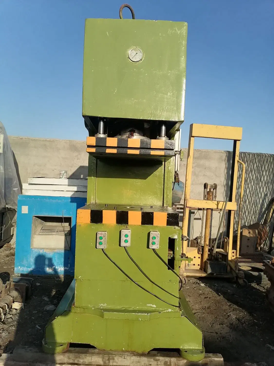 پرس سی فرم 200 تن گیوتین 3 متر 3 میل پرس 80 تن|ماشین‌آلات صنعتی|مشهد, رباط طرق|دیوار