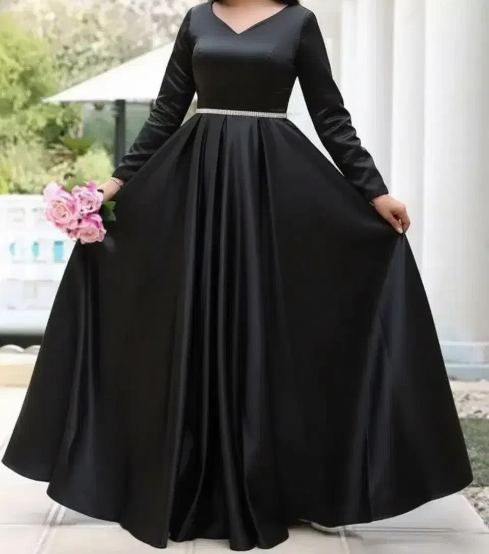 دو عدد پیرهن مجلسی|لباس|خرمآباد, |دیوار