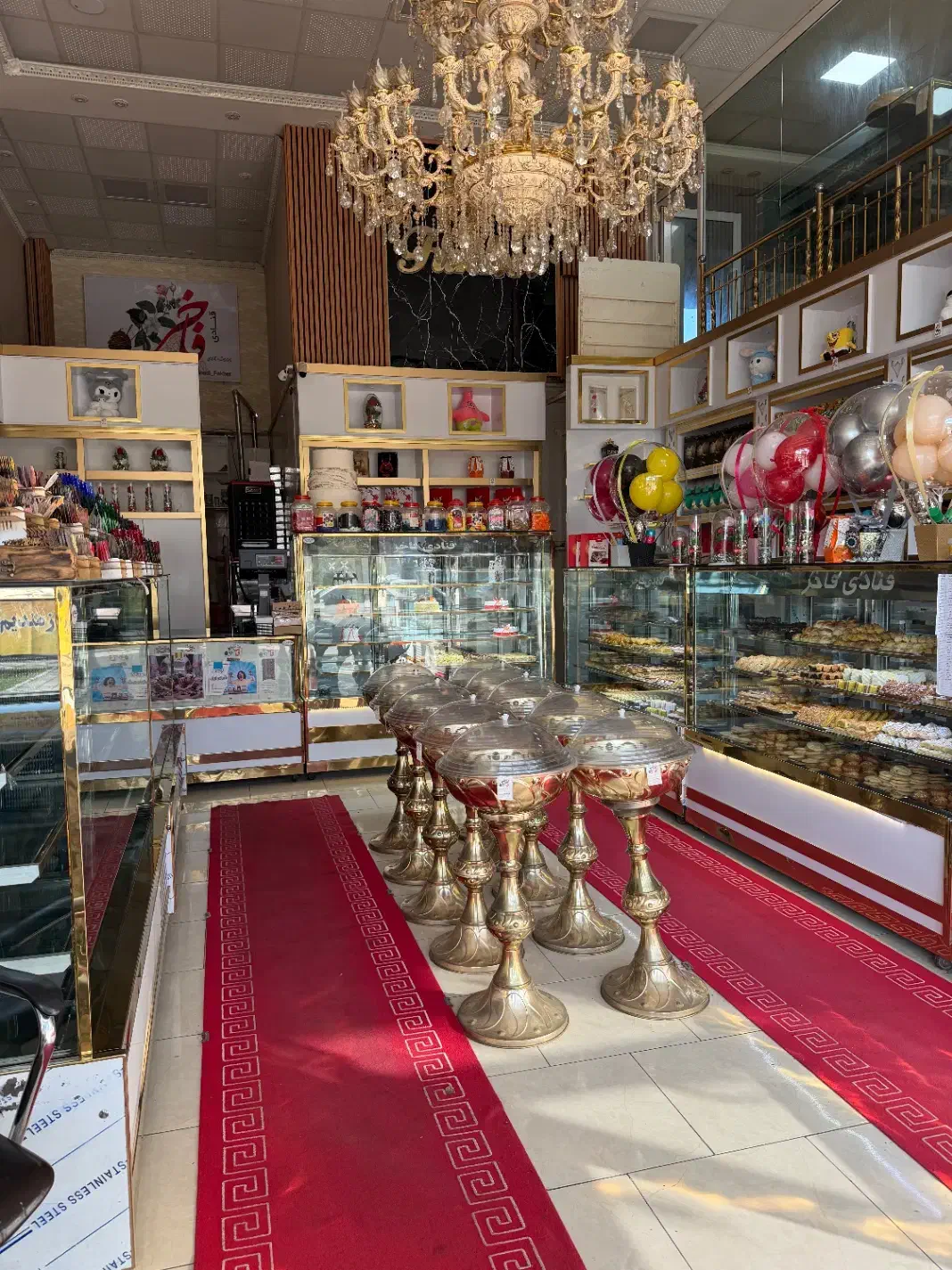 فروشندگی در قنادی|استخدام خدمات فروشگاه و رستوران|اردبیل, |دیوار