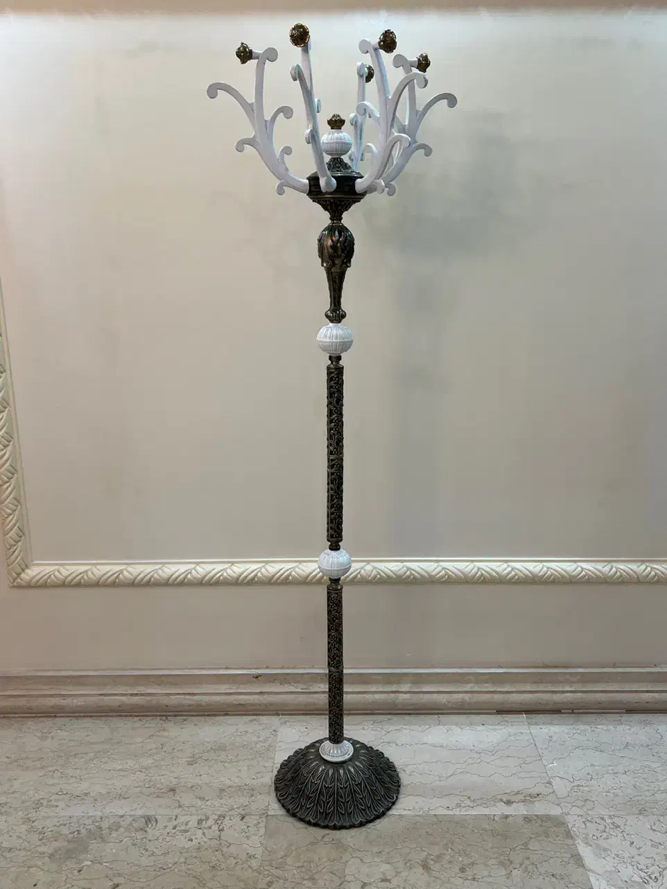 چوب لباسی قدیمی آنتیک|بندرخت و رخت‌آویز|قم, باجک یک|دیوار