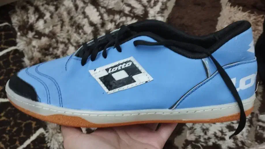 کفش فوتسال|کیف، کفش، کمربند|بروجرد, |دیوار