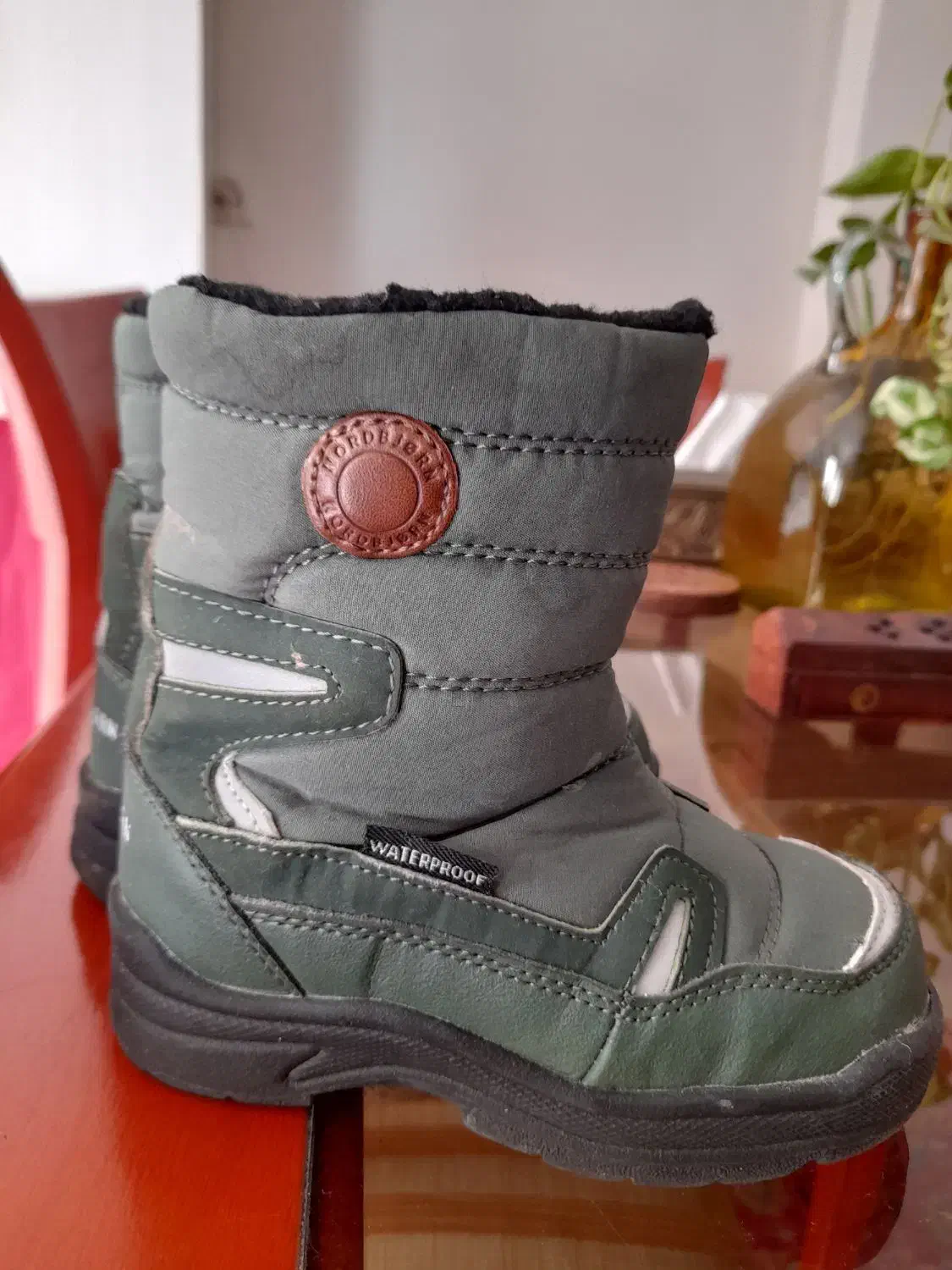 سرهمی پسرانه۳ تا ۴ سال از نروژ آوردم و بوت سایز ۲۵|کفش و لباس بچه|تهران, خواجه نظام الملک|دیوار