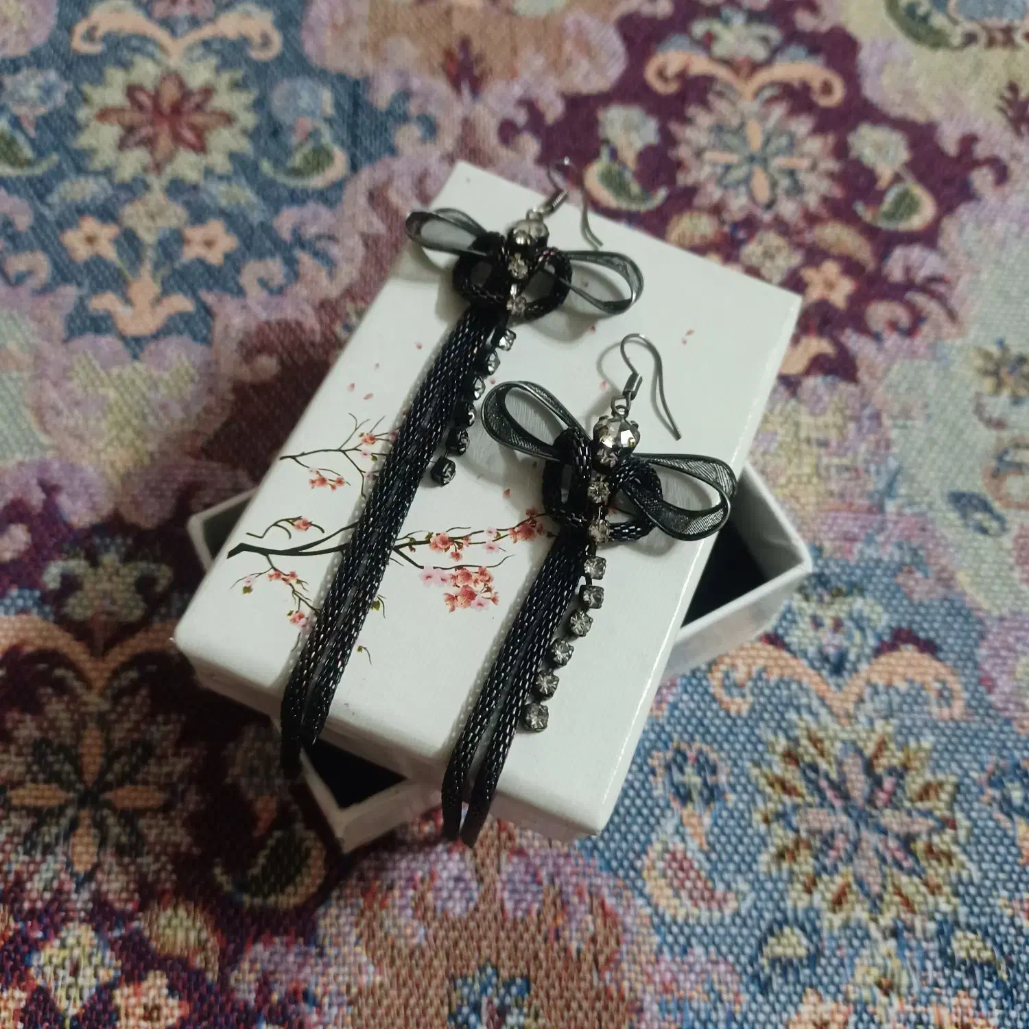 گوشواره|بدلیجات|ری, دیلمان|دیوار