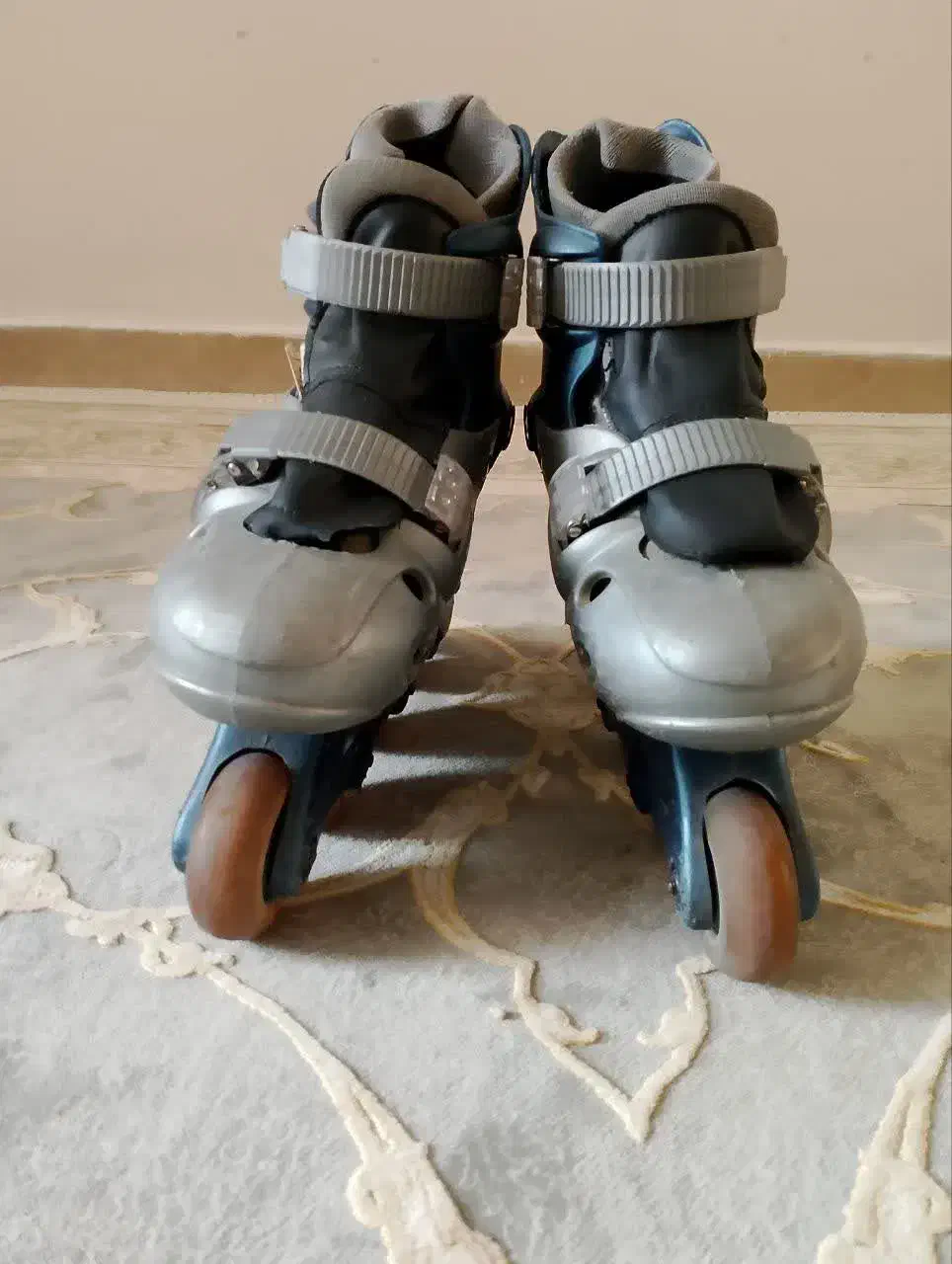 کفش اسکیت سایز قابل تغییر|دوچرخه، اسکیت، اسکوتر|تهران, شهرک ولیعصر جنوبی|دیوار