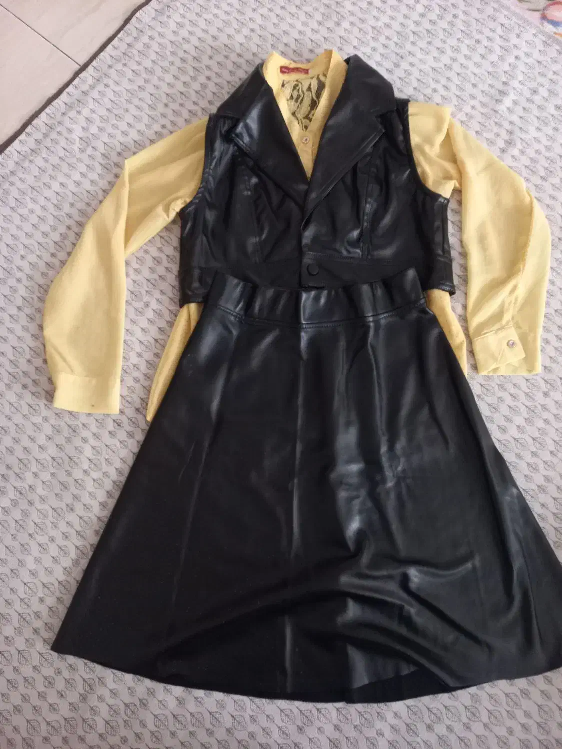 لباس چرم سه ‌تیکه‌مجلسی‌دخترانه|لباس|کرج, شهرک صدف|دیوار