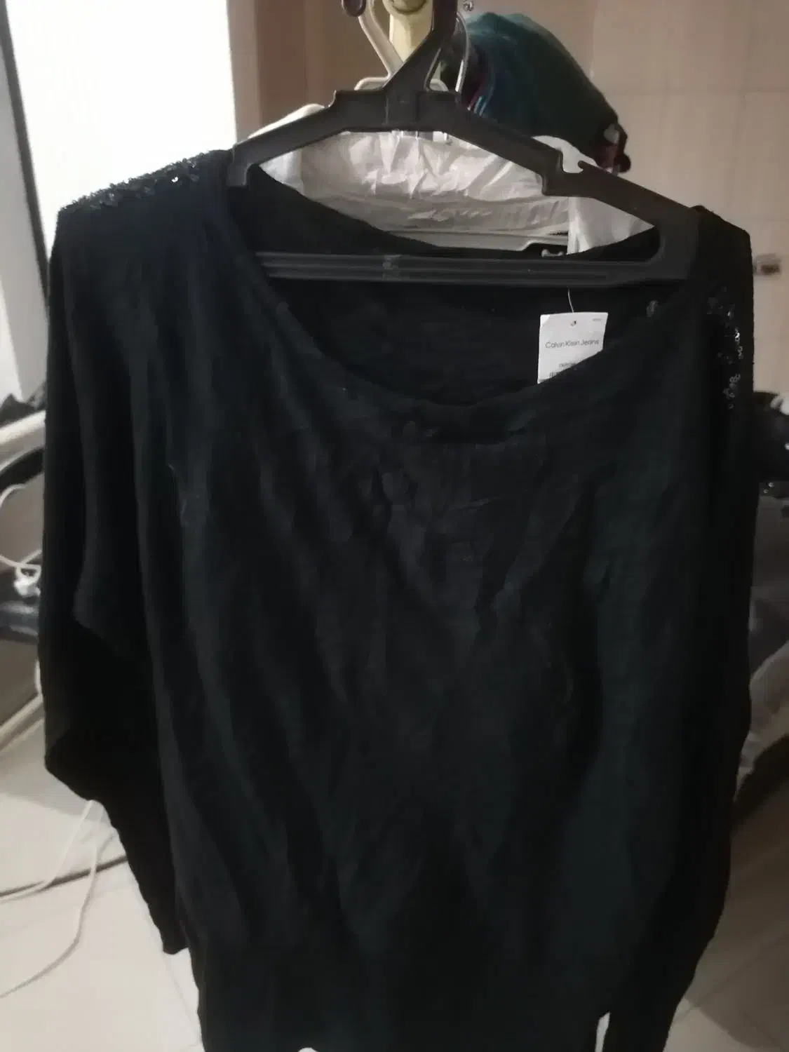 لباس زنانه|لباس|گلبهار, شهر جدید گلبهار|دیوار