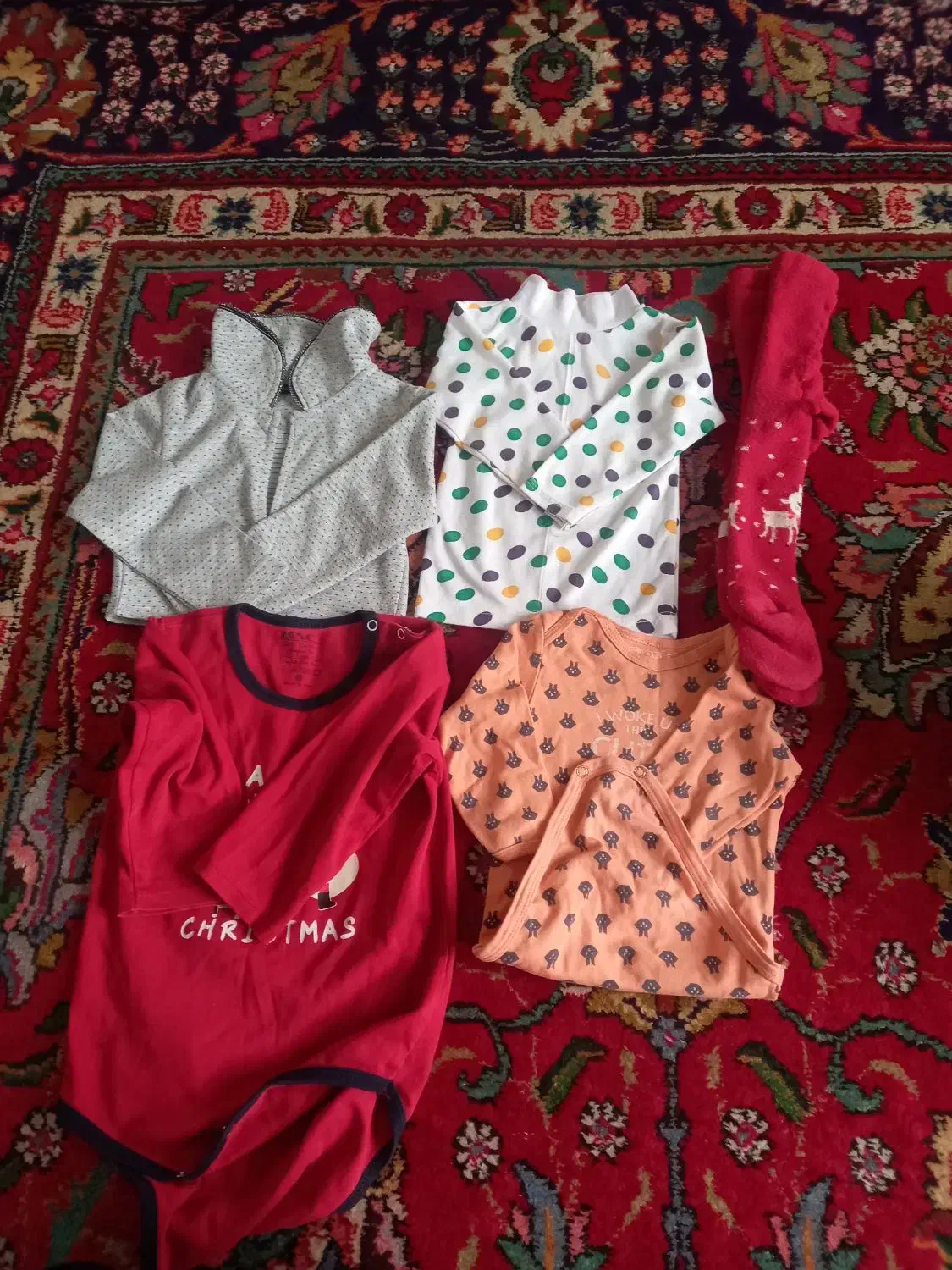 تعدادی زیادی لباس دخترانه در حد نو|کفش و لباس بچه|مرند, |دیوار