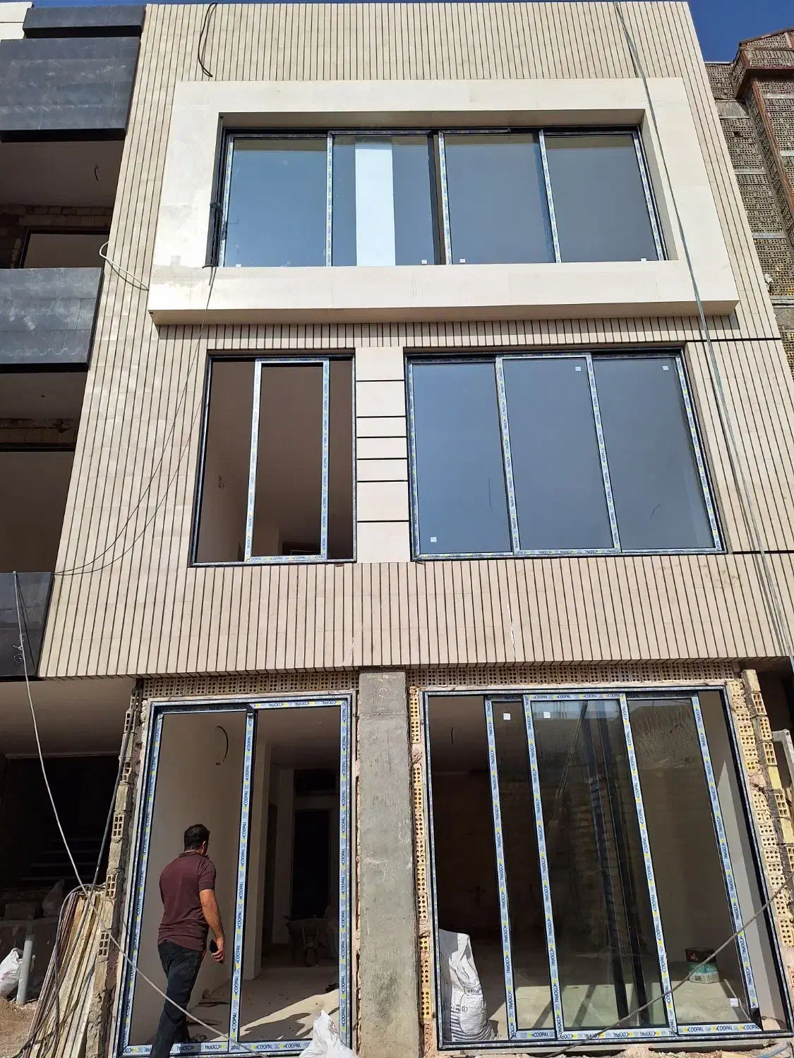 درب و پنجره الومینیوم|مصالح و تجهیزات ساختمان|برخوار, |دیوار