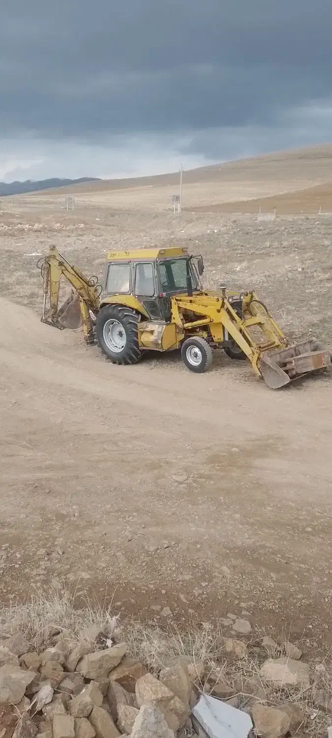 بیل بکهو مدل۸۴|خودرو سنگین|اراک, |دیوار