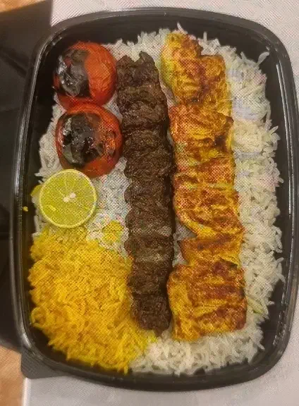 به دو نیرو خانم جهت کار در رستوران نیازمندیم|استخدام خدمات فروشگاه و رستوران|ایذه, |دیوار