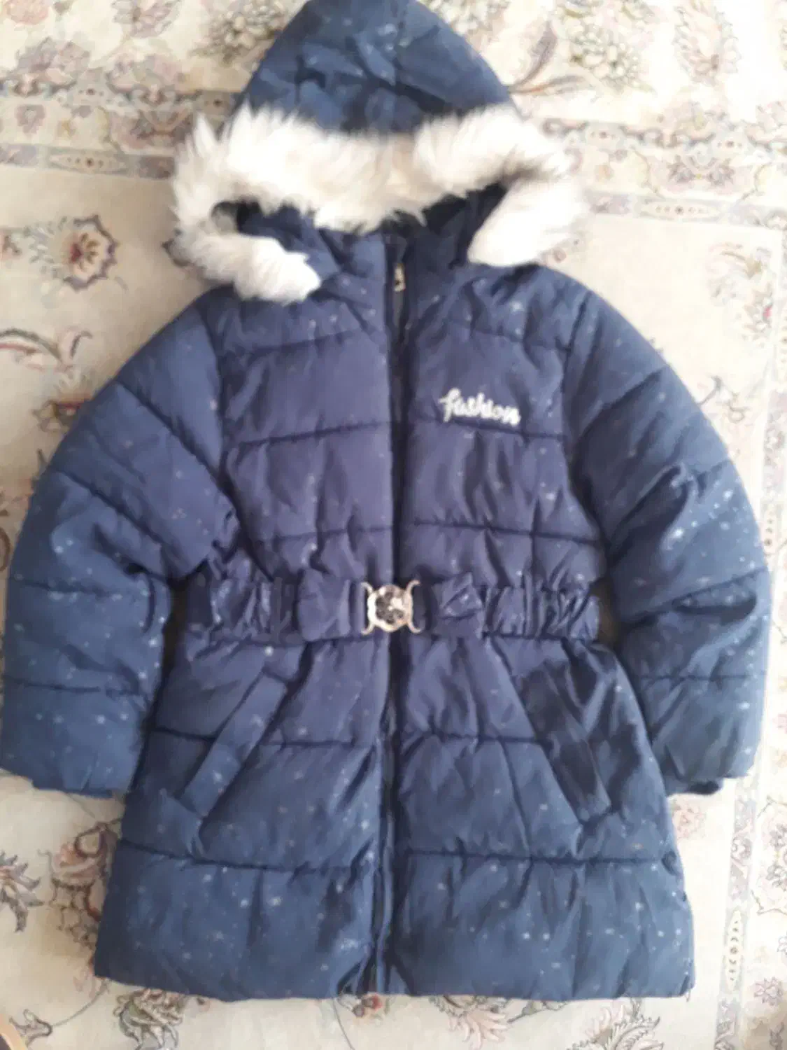 کاپشن دخترانه سایز ۷ تا ۹ سال سالم و تمیز|کفش و لباس بچه|مشهد, تربیت (صدف)|دیوار