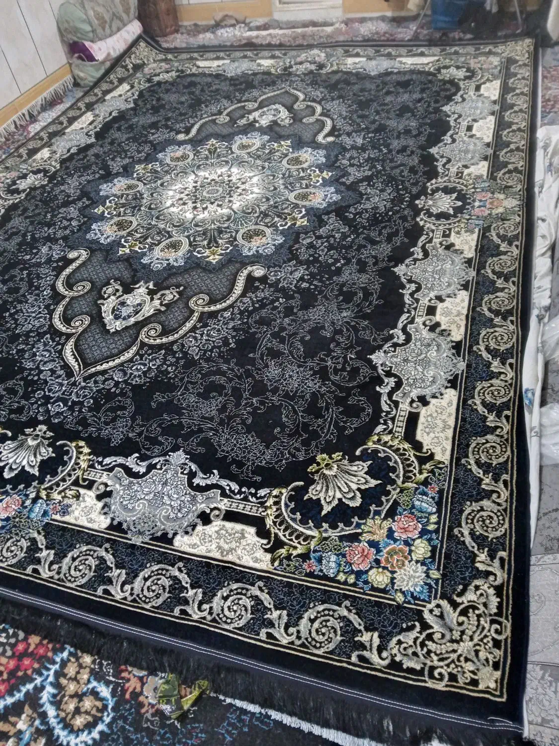 ۴ تا فرش ۱۲ متری ۷۰۰شونه تراکم ۲۵۵۰ تمام نخ پلمپ|فرش|خرمآباد, |دیوار