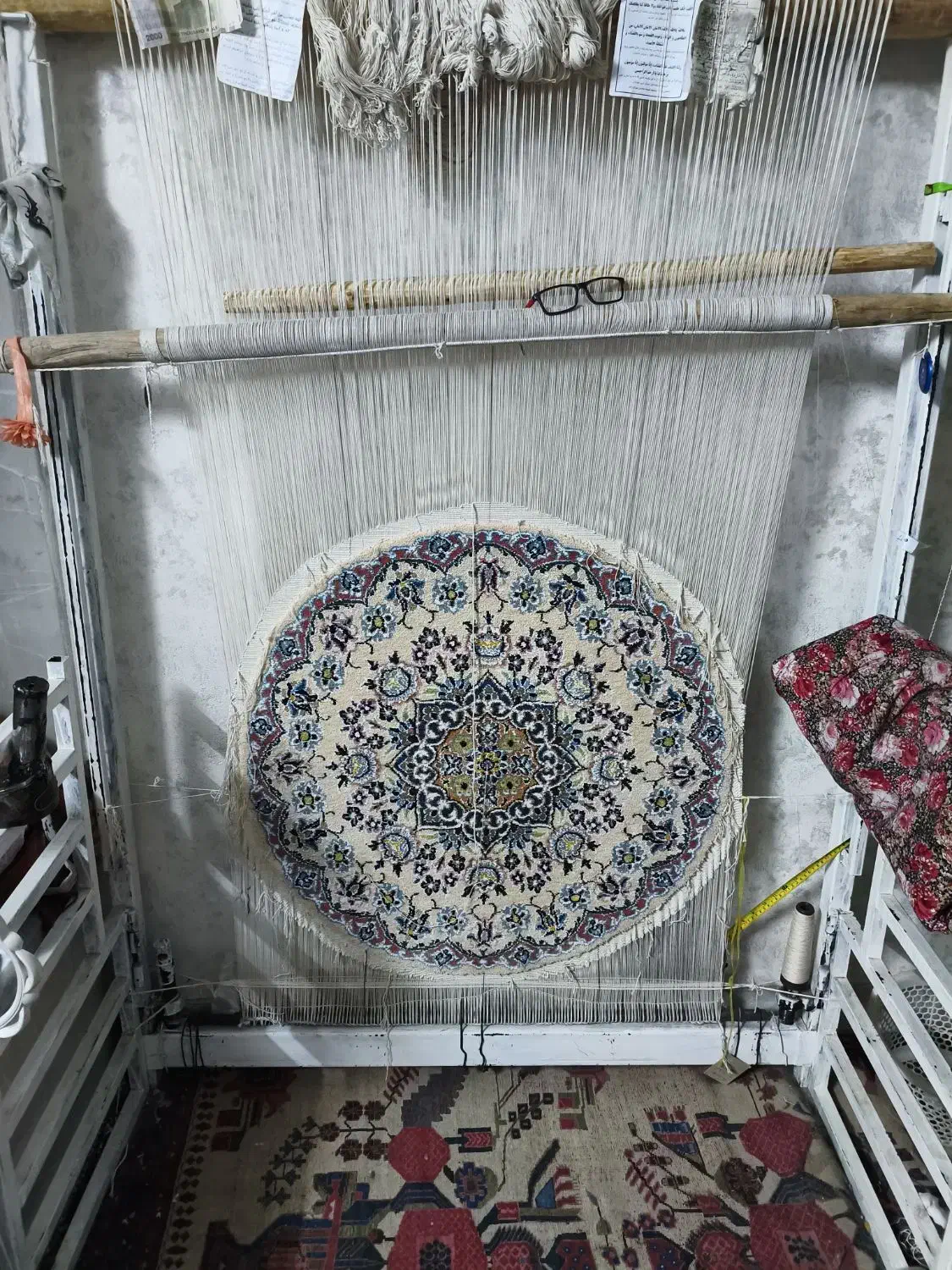 فرش دست بافت نائین|فرش|نور, |دیوار