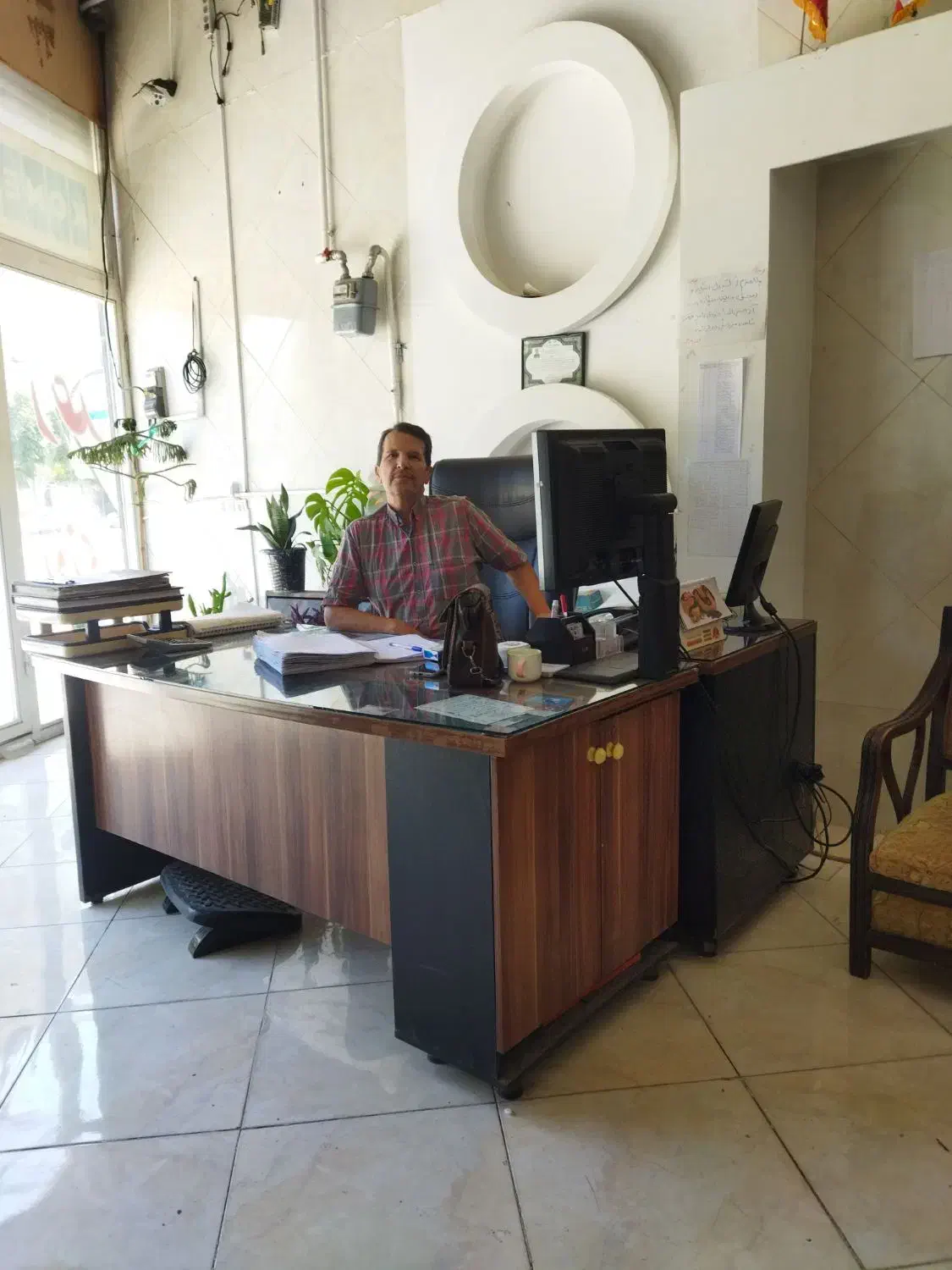 استخدام منشی آقا|استخدام خدمات فروشگاه و رستوران|کرمانشاه, |دیوار