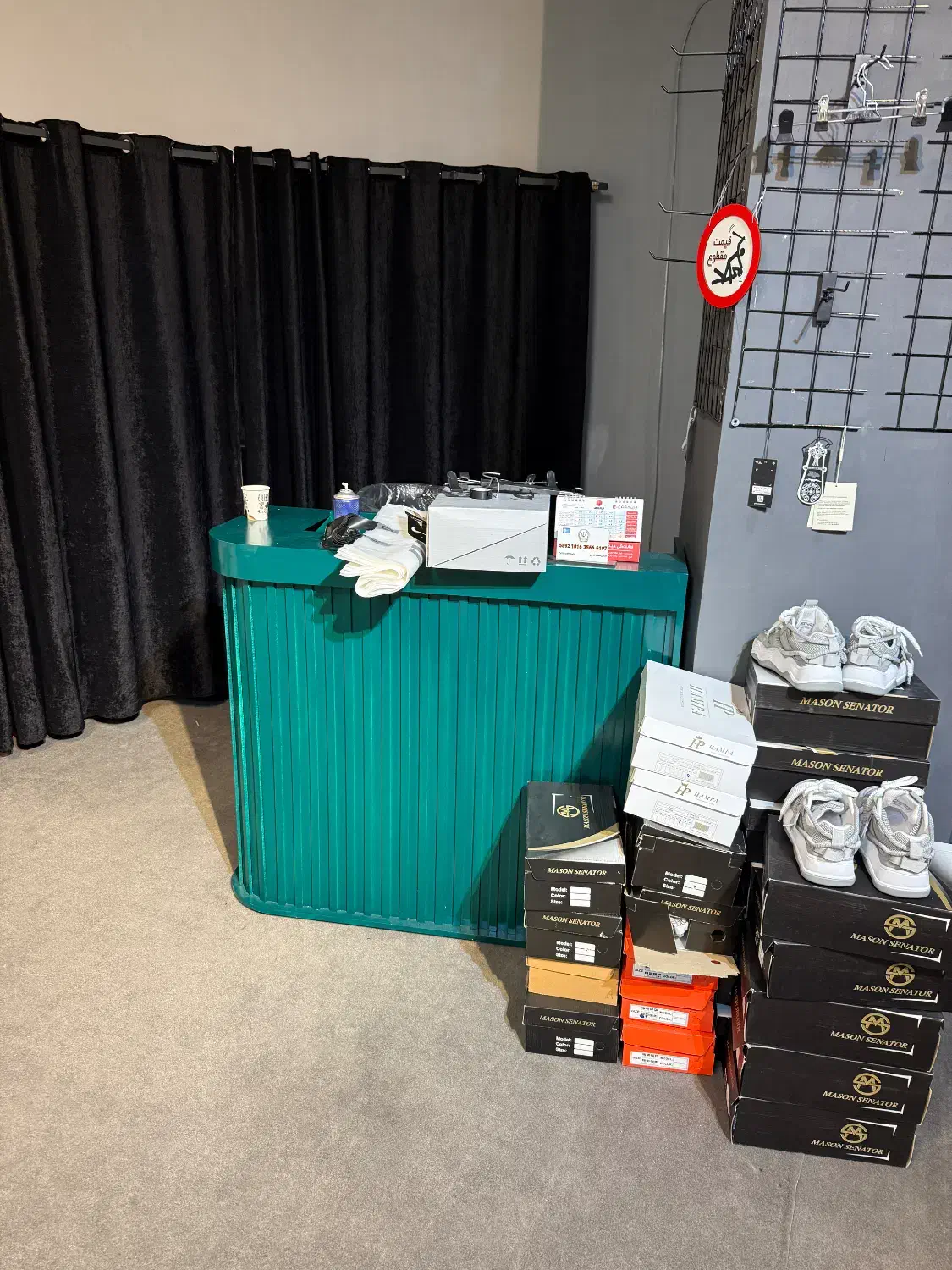 فروش لوازم بوتیک میزکانتر و اینه و رگال|فروشگاه و مغازه|ماهدشت, |دیوار