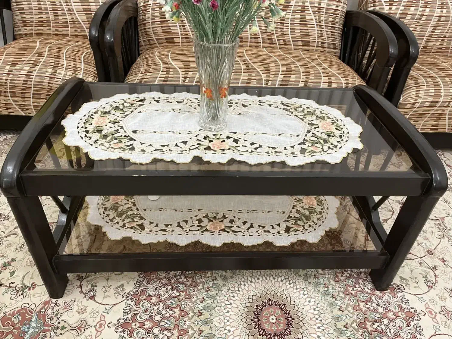 جلو مبلی و میز عسلی|مبلمان خانگی و میز عسلی|پایین هولار, |دیوار