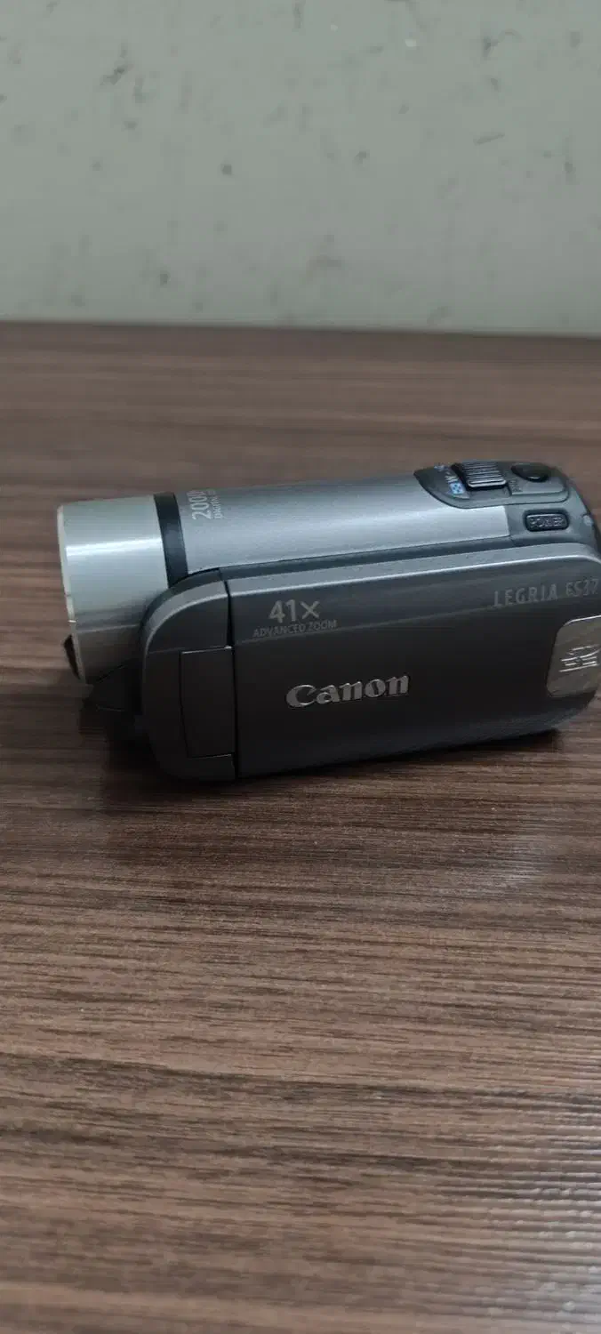 دوربین هندی کم کنون|دوربین عکاسی و فیلم‌برداری|باقرشهر, |دیوار