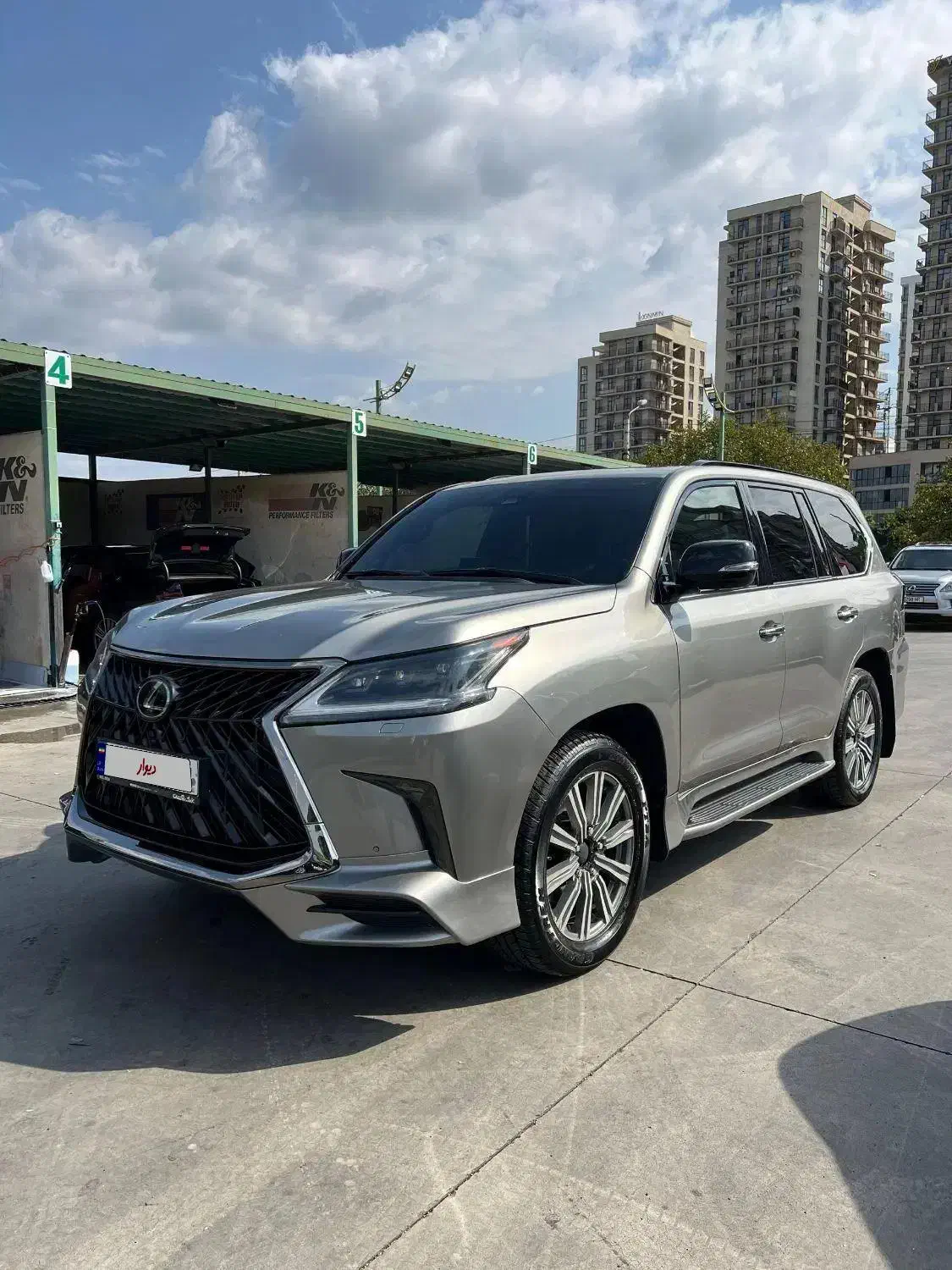 گذرموقت lx 570 /سالانه ترددبی نهایت/شیداخلج/|خودرو سواری و وانت|تهران, جردن|دیوار