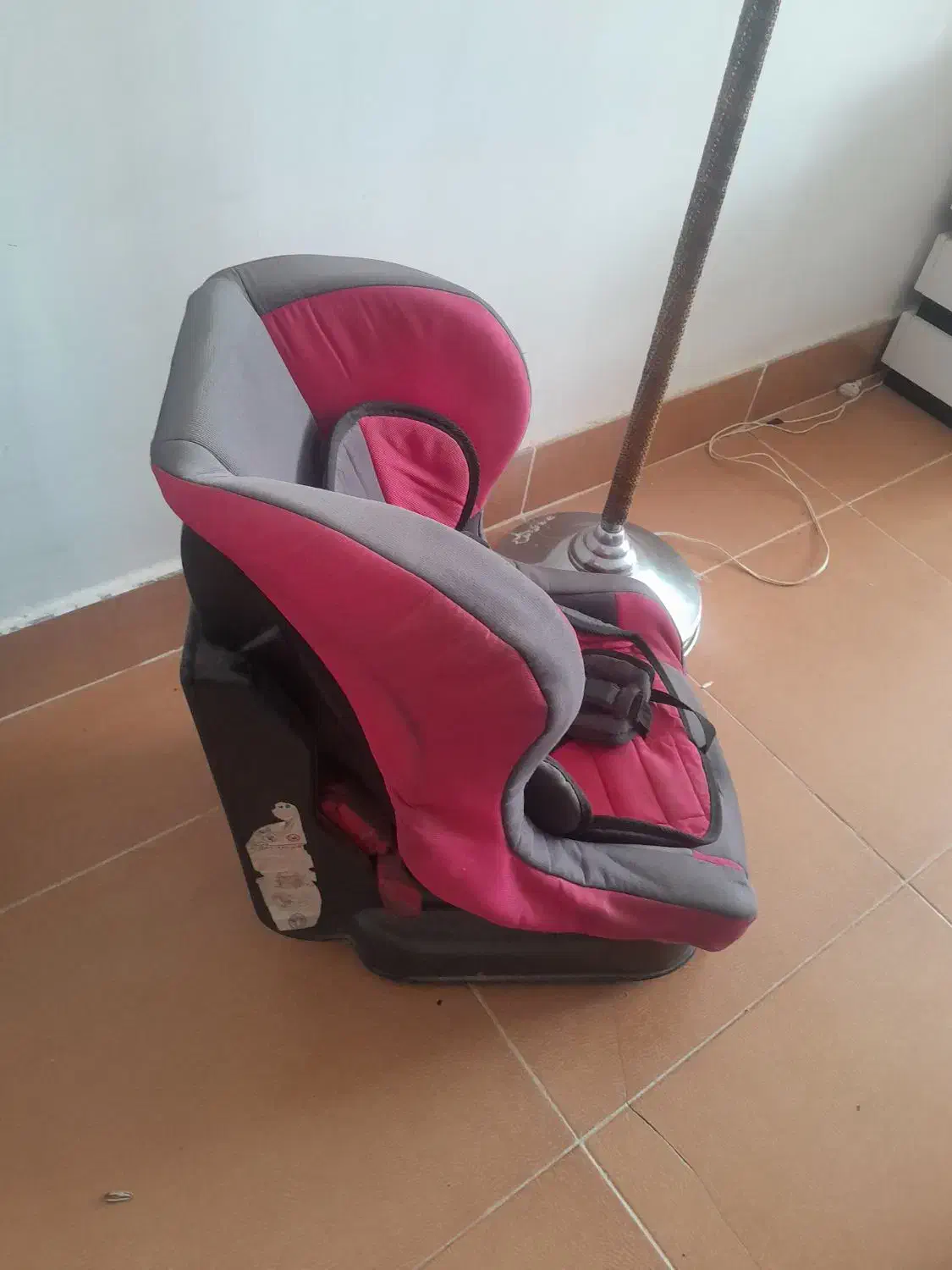 صندلی ماشین بچگانه|اسباب و اثاث بچه|سنندج, |دیوار